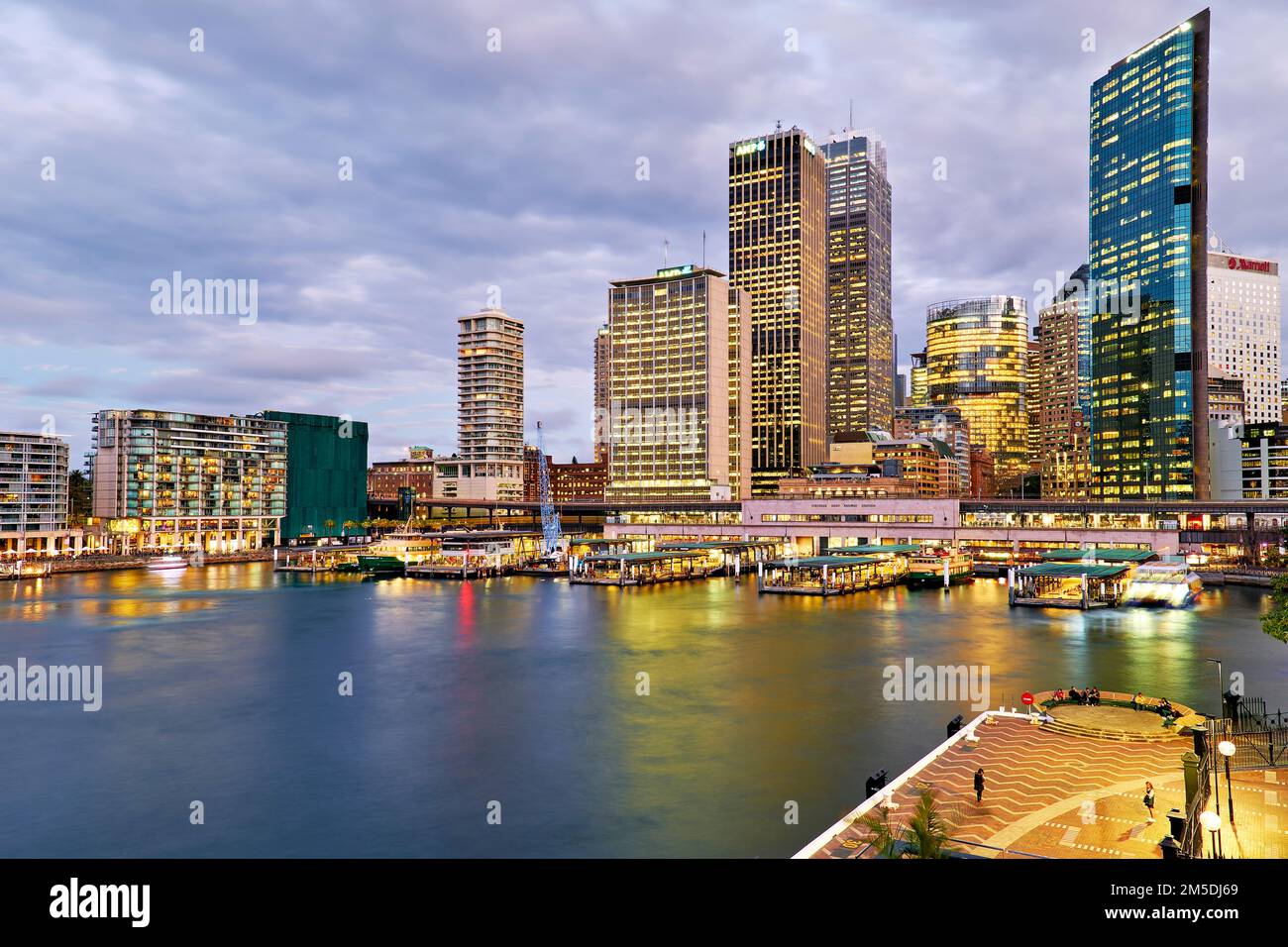 Sydney. New South Wales. Australien. Das Central Business District (CBD) in der Abenddämmerung Stockfoto