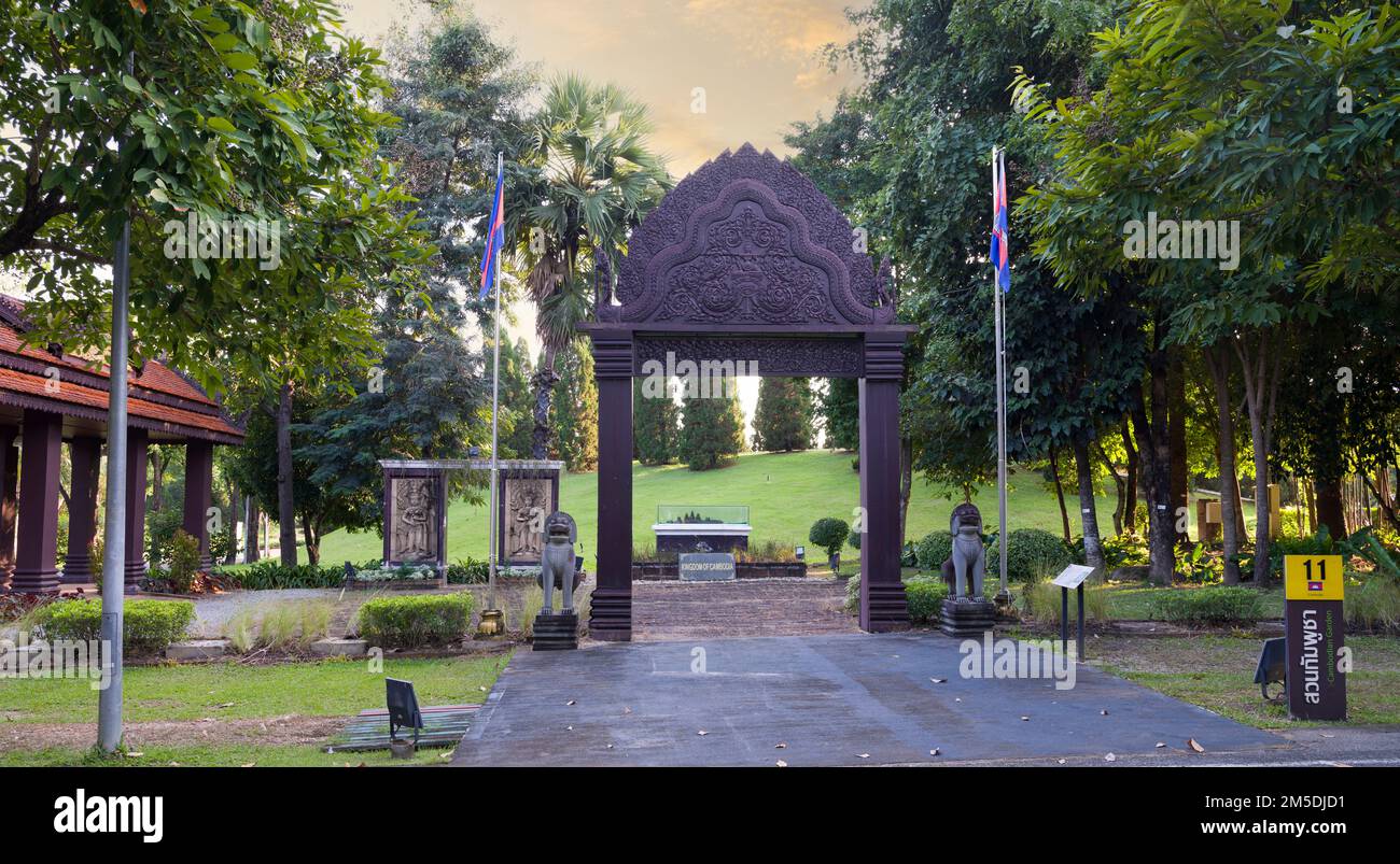 Chiang Mai, Thailand. 9. November 2022 Gartenbereich im kambodschanischen Stil im Royal Flora Ratchaphruek Park. Chiang Mai ist ein beliebter Touristenreiseort Stockfoto