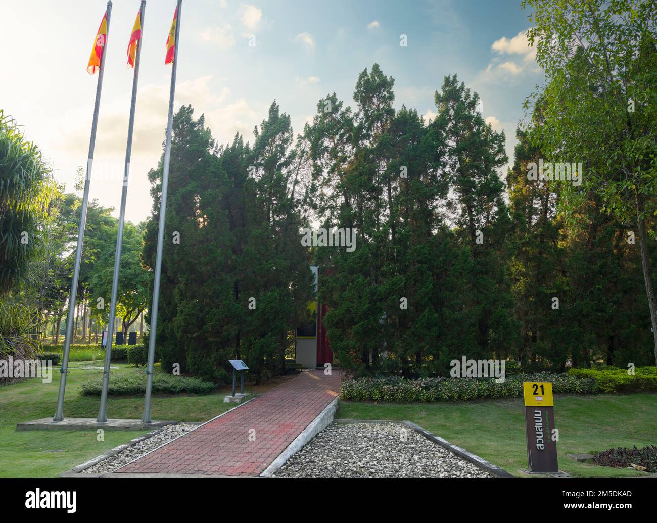 Chiang Mai, Thailand. 9. November 2022 Gartenbereich im spanischen Stil im Royal Flora Ratchaphruek Park. Chiang Mai ist ein beliebter Touristenreiseort Stockfoto