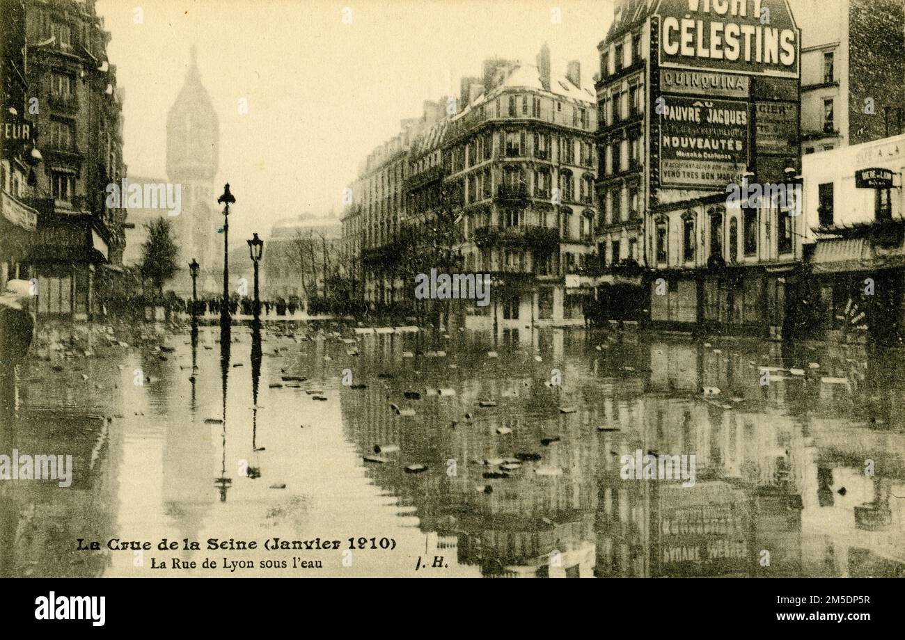 Hochwasser in Paris 1910 - Inondations de Paris en janvier 1910 - crue de la seine - La Rue de Lyon sous l'Eau Stockfoto