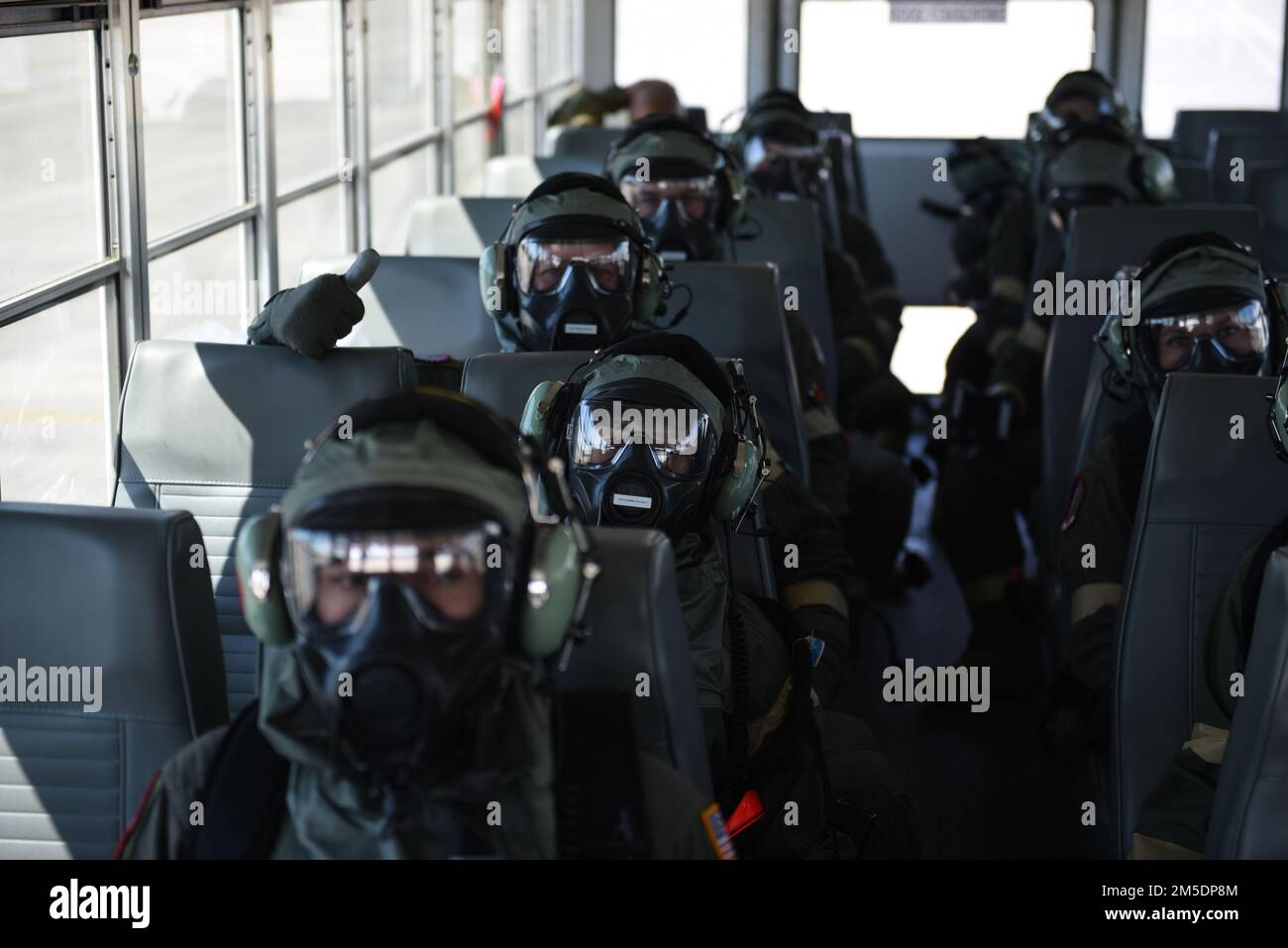 USA Die dem 116. Luftwaffenflügel und dem 461. Luftwaffenflügel zugeteilten Flugzeuge nehmen an der Fähigkeit zum Überleben und Betreiben (ATSO) des Rodeos Teil, das am 5. März 2022 auf dem Luftwaffenstützpunkt Robins, Georgia, stattfindet. DIE ATSO-Schulung konzentriert sich auf die Verbesserung der Fähigkeit von Flugzeugen, ihre Aufgaben unter nicht idealen Umständen zu erfüllen, und die Verbesserung der Reaktion der Einheit auf chemische, biologische, radiologische und nukleare Bedrohungen. Stockfoto