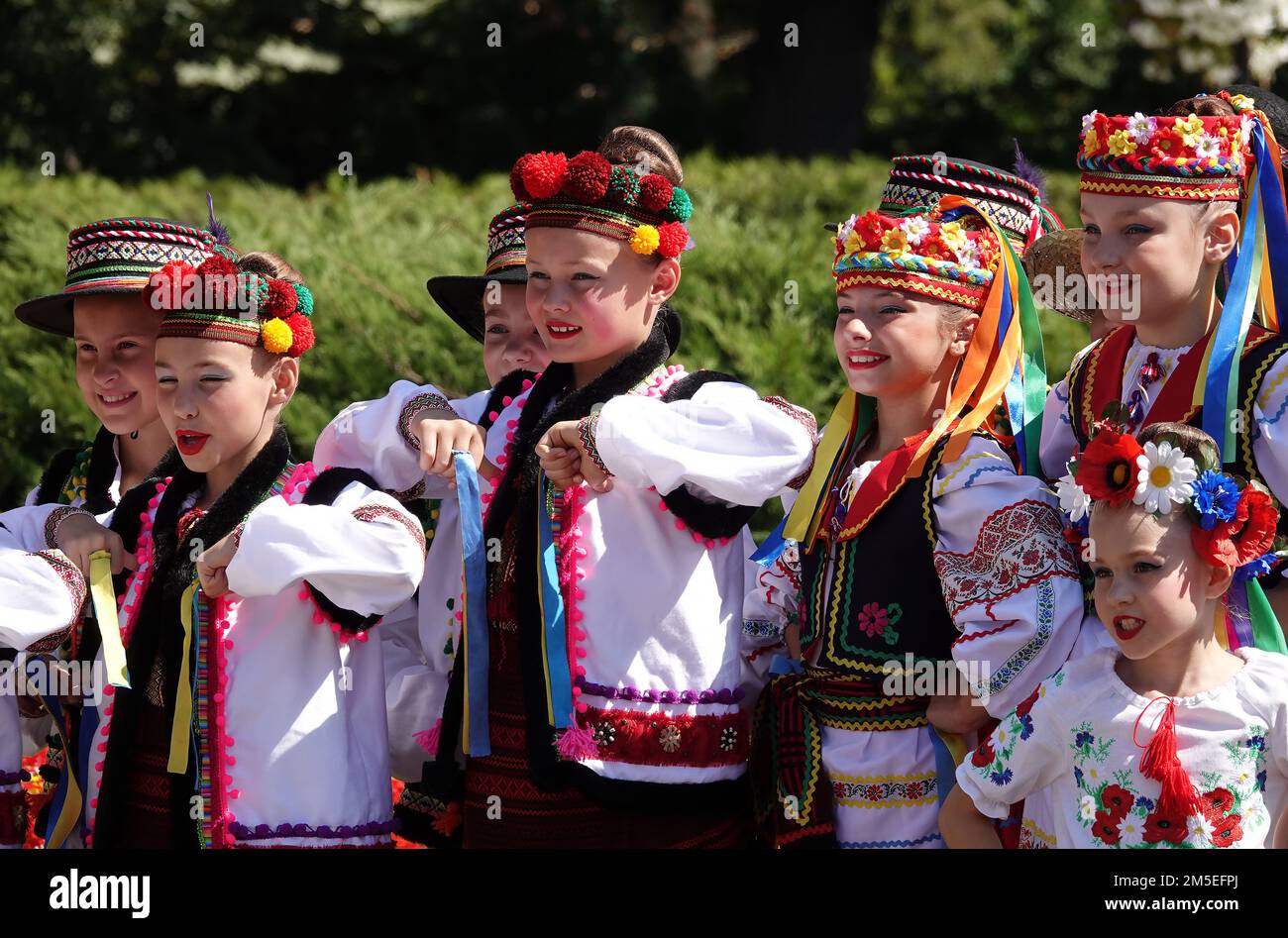Kiew, Ukraine 23. August 2020: Öffentlich besticktes Hemd mit nationaler ukrainischer Kleidung in Kiew Stockfoto