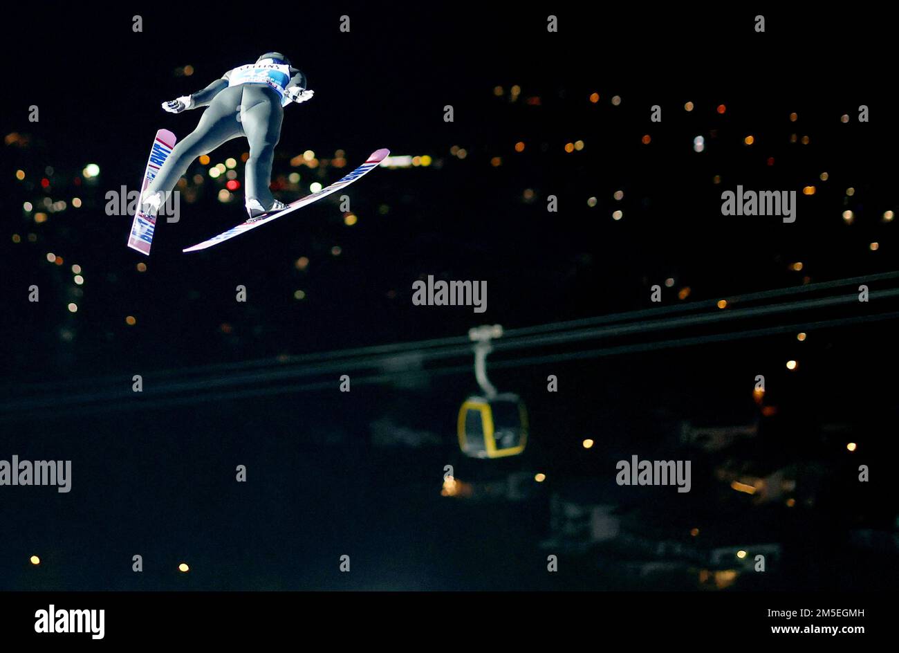 Oberstdorf, Deutschland. 28. Dezember 2022. Nordic/Ski Jumping, Weltmeisterschaft, Four Hills Tournament, Large Hill, Männer, Qualifikation: Ryoyu Kobayashi (Japan) in Aktion. Kredit: Daniel Karmann/dpa/Alamy Live News Stockfoto