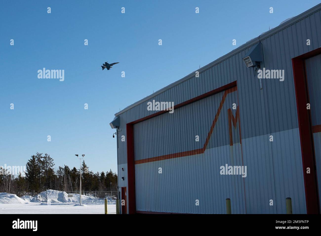 Die Royal Canadian Air Force CF-18 Kampfflugzeuge treffen am 14. März ...