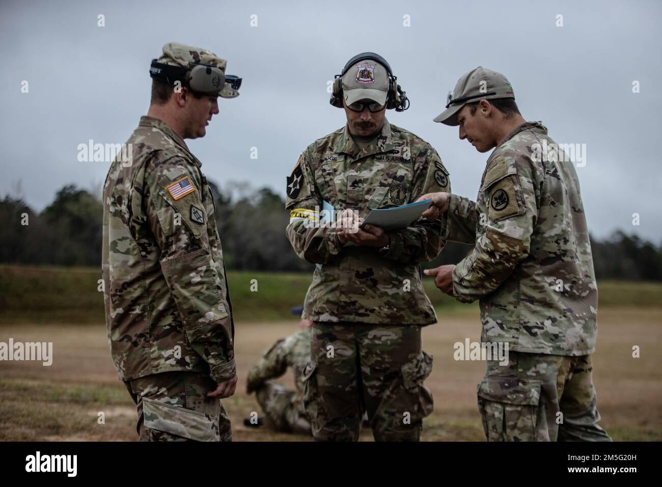 Das Alabama National Guard Marksmanship Team tritt in den 2022 USA an Army Small Arms Championships in Fort Benning, Georgia, am 16. März 2022. Stockfoto