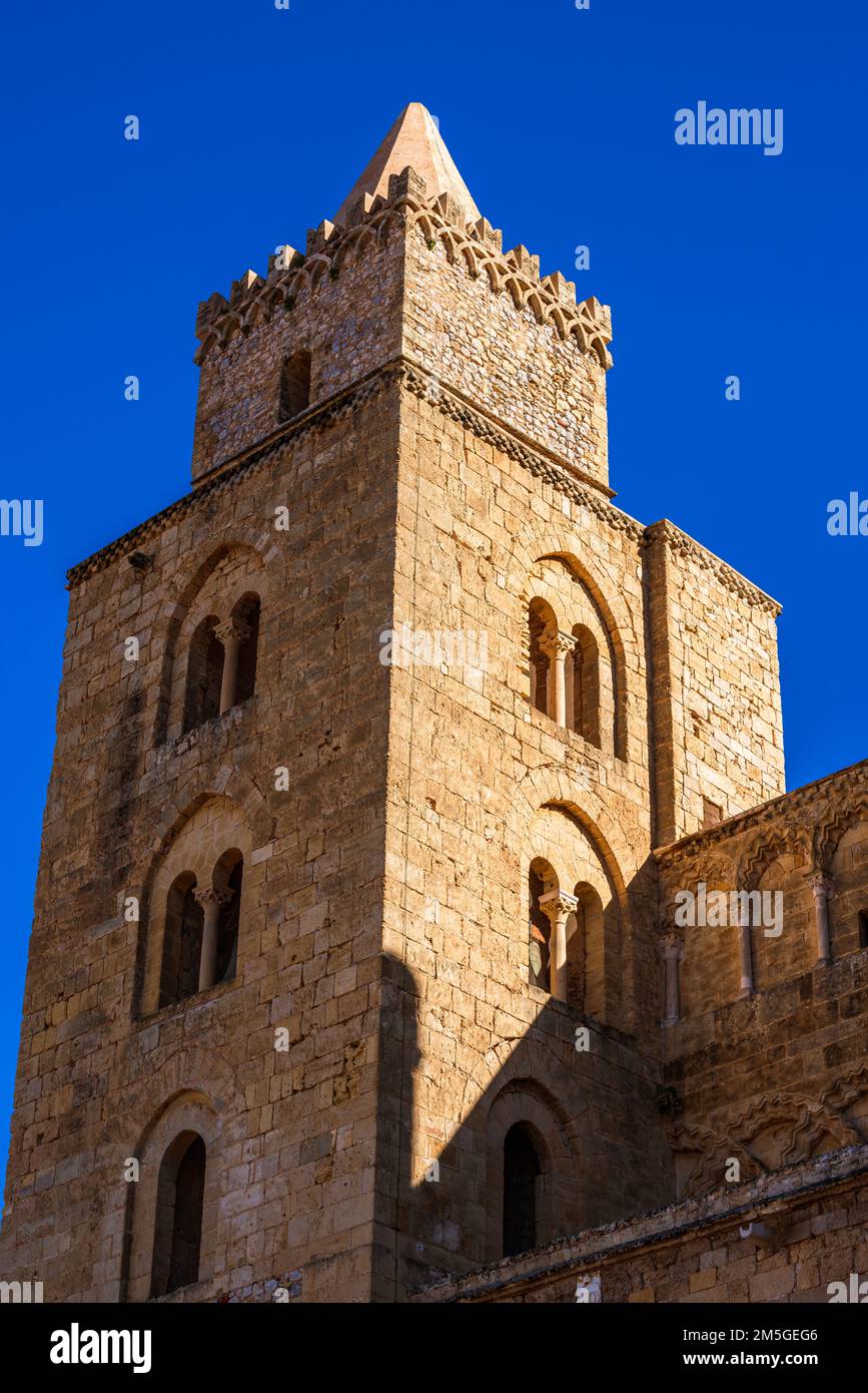 Kathedrale von Cefalù, eines der besten arabisch-normannischen Gebäude auf der Insel Sizilien, Italien Stockfoto