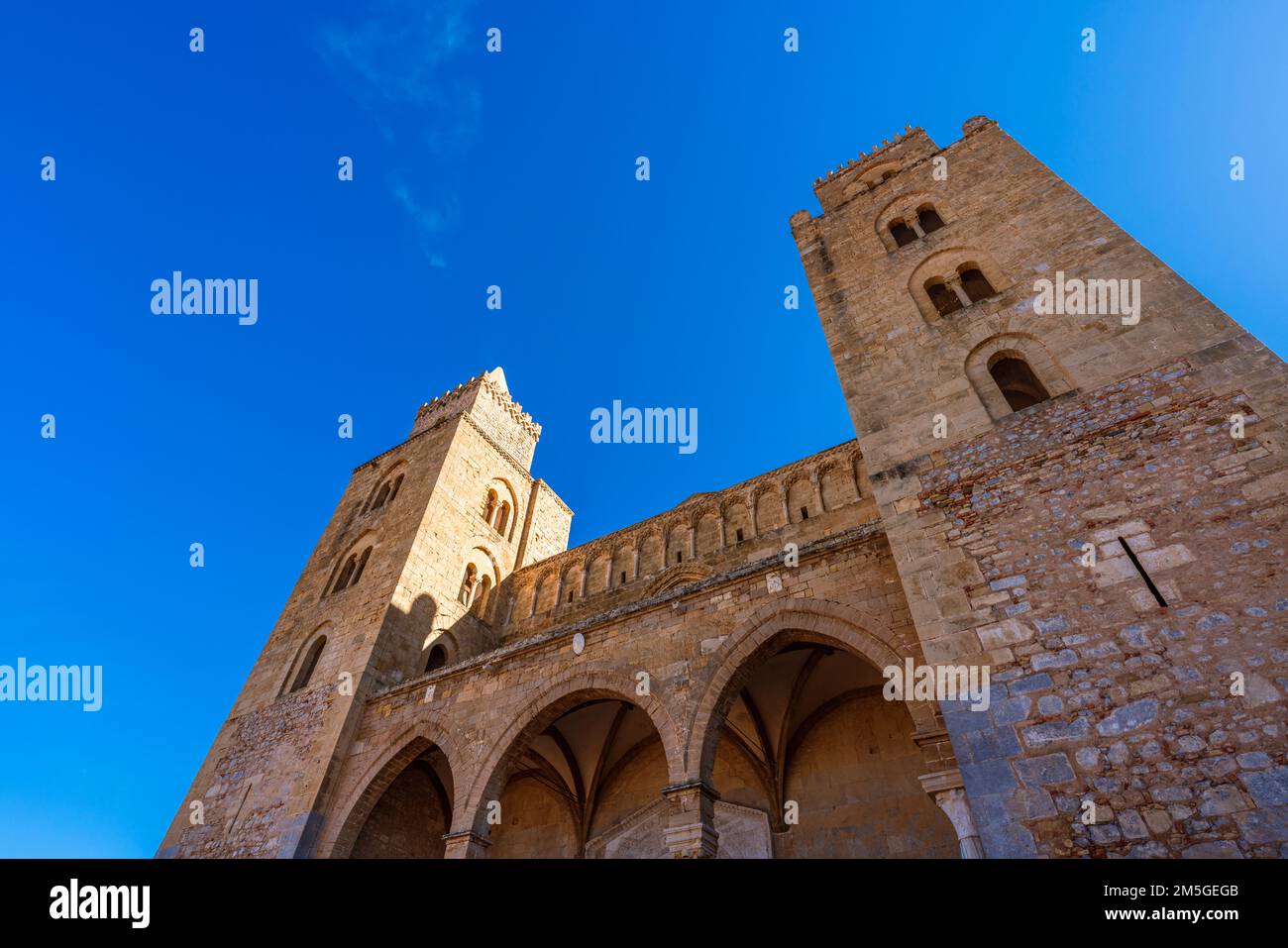 Kathedrale von Cefalù, eines der besten arabisch-normannischen Gebäude auf der Insel Sizilien, Italien Stockfoto