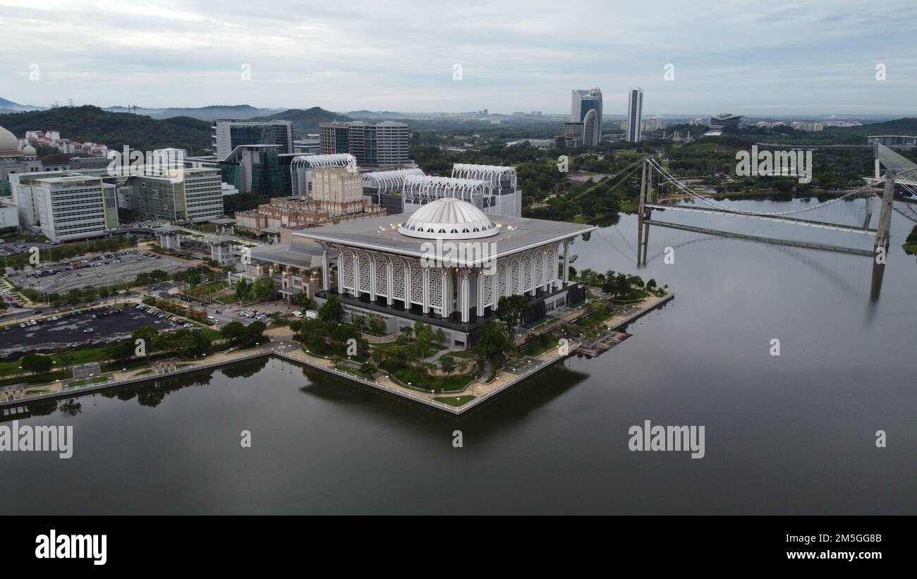 Ein wunderschöner Blick auf den Putrajaya-See in Kuala Lumpur in Malaysia Stockfoto