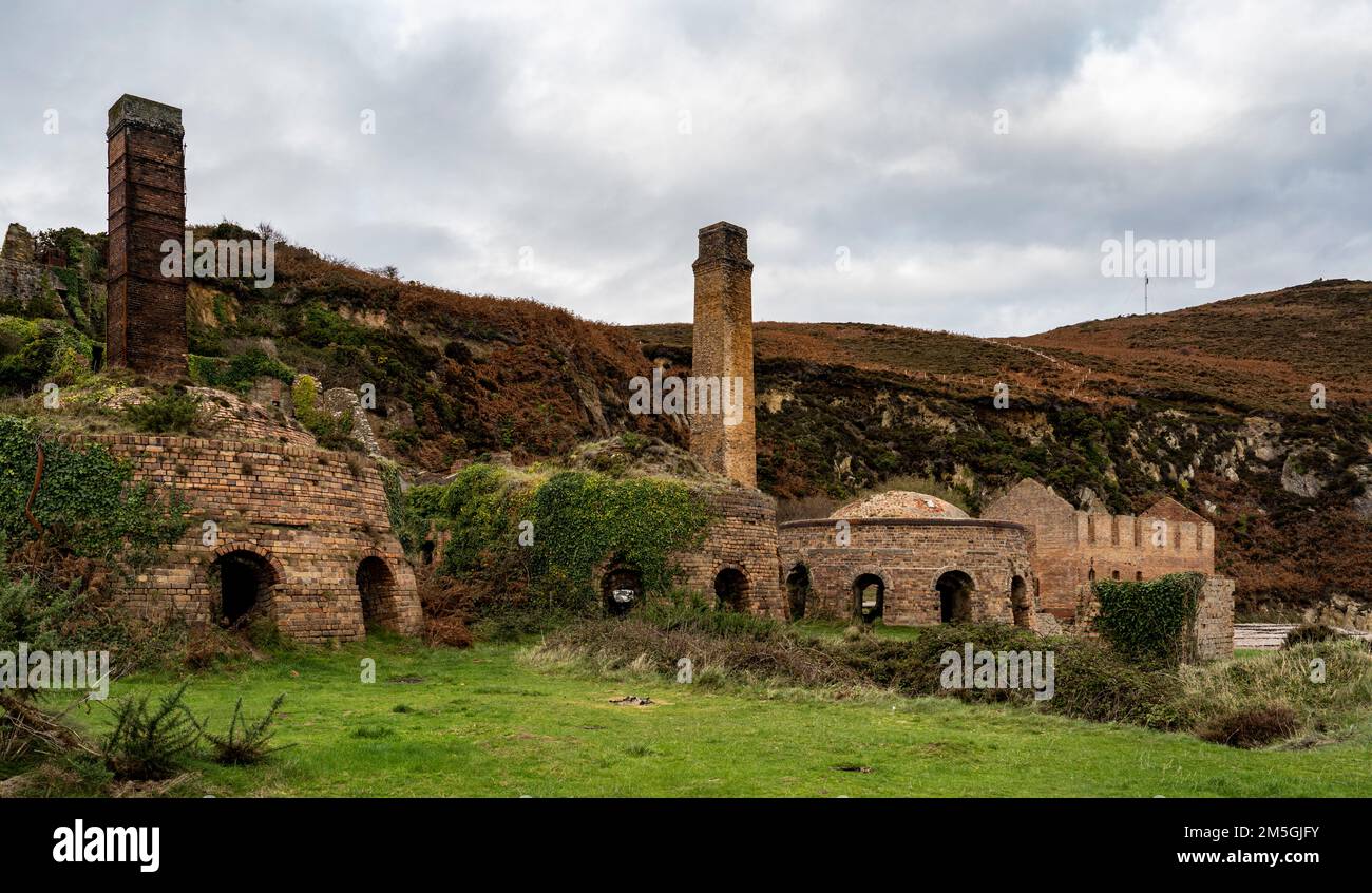 Backsteinöfen bei Porth Wen Stockfoto