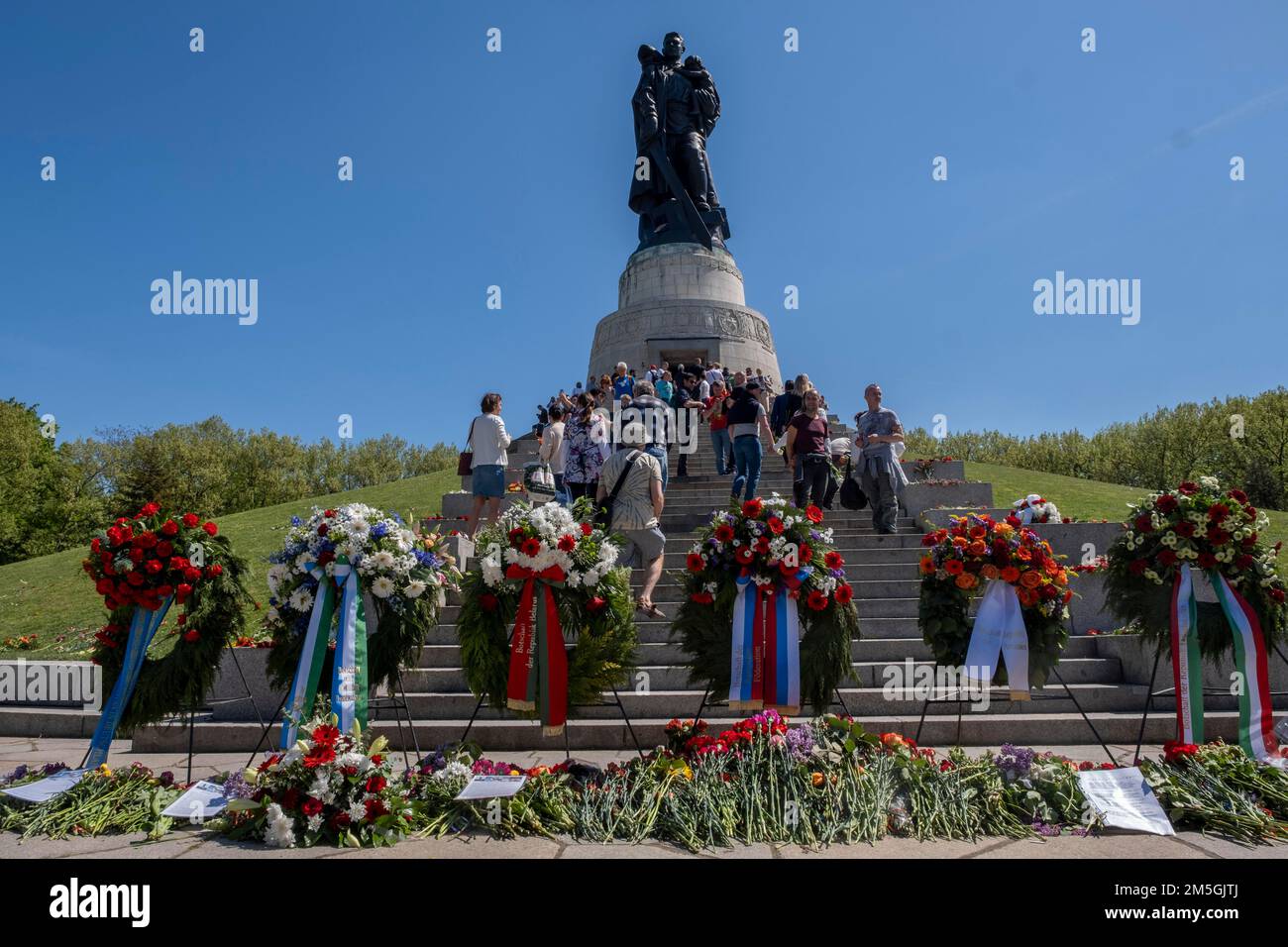 Deutschland, Berlin, 09. 05. 2022, Siegesfeier, Rallye am Sowjetdenkmal im Treptower Park Stockfoto