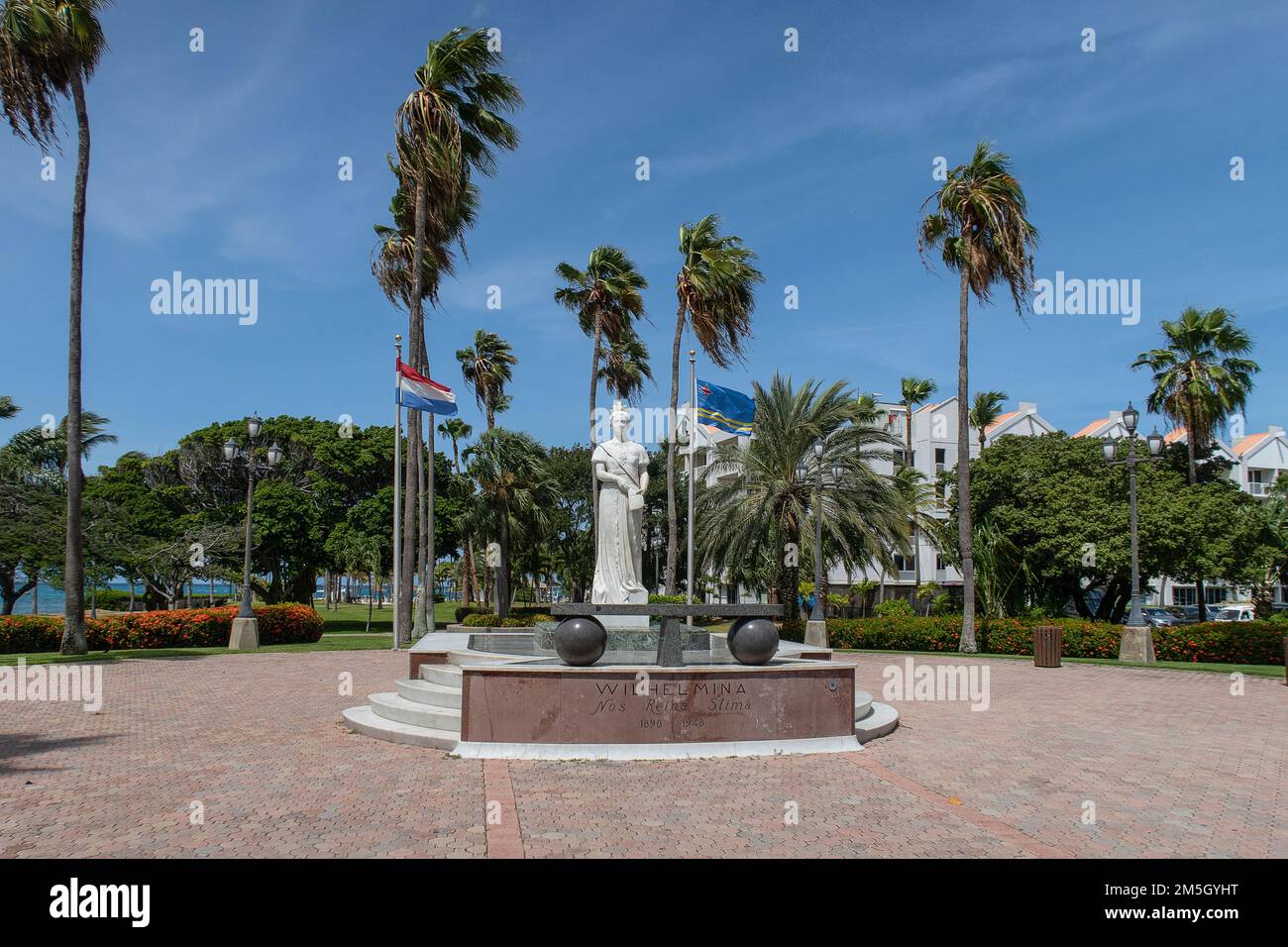 Oranjestad, Aruba - 12. August 2021; Statue der niederländischen Königin Wilhelmina in der Hauptstadt Aruba, Oranjestad Stockfoto