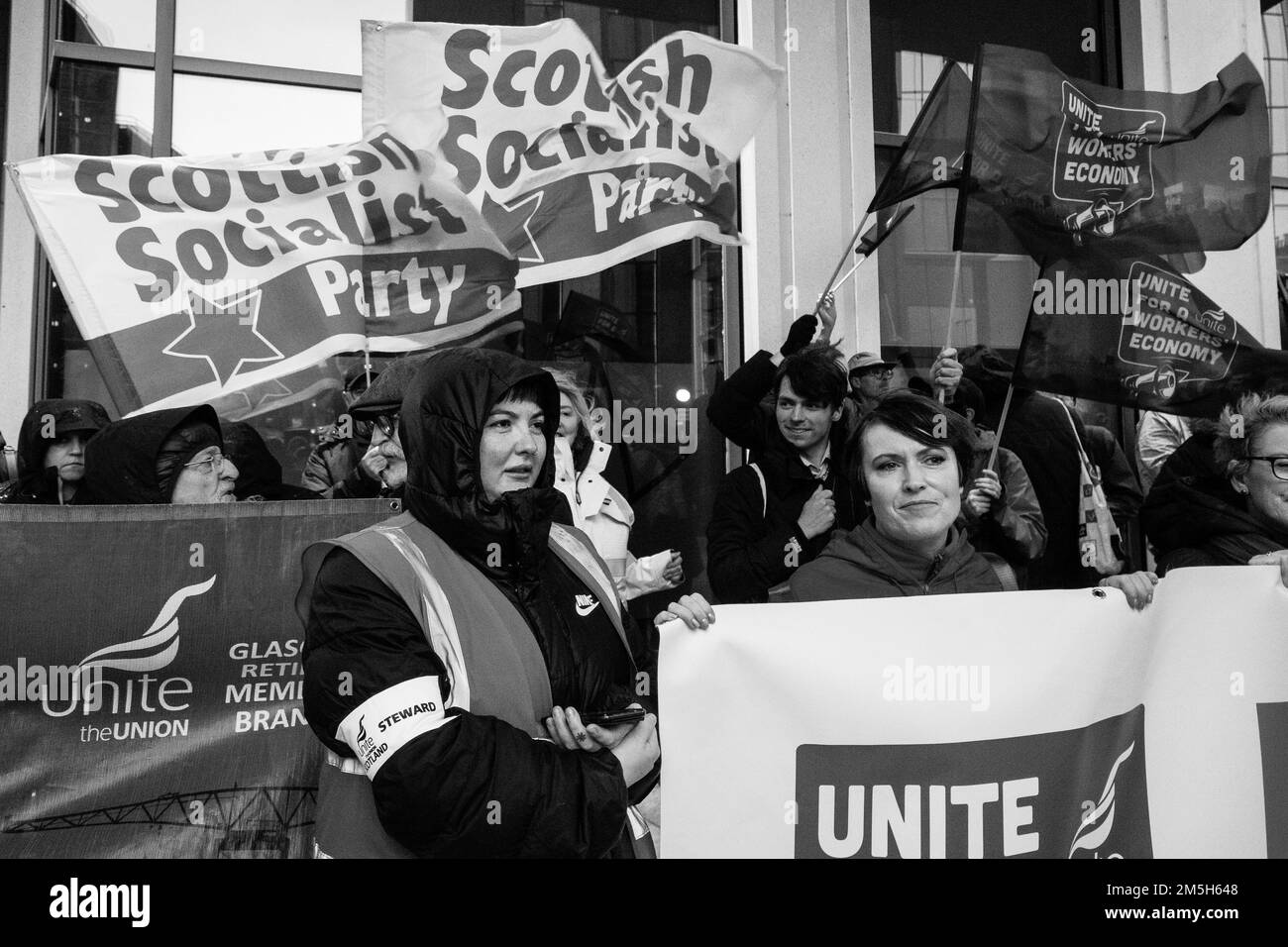 Demonstration der Gewerkschaft außerhalb des Hauptquartiers der schottischen Macht in St. Vincent Street Glasgow, um gegen steigende Energiekosten zu protestieren Stockfoto