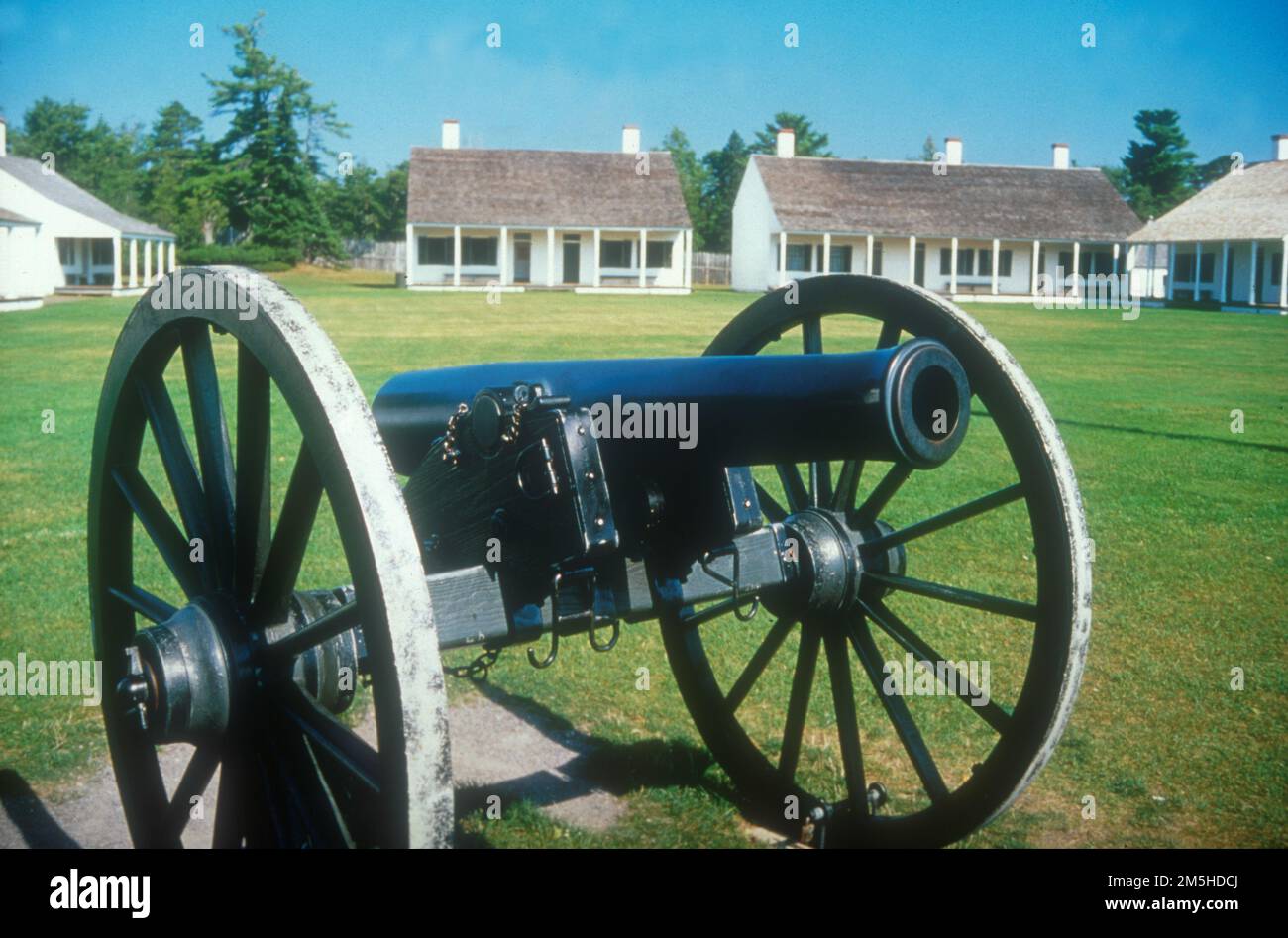 Copper Country Trail - Fort Wilkins State Park. Dieser 1844 erbaute Militärposten aus dem 19. Jahrhundert sorgte für Ordnung an der Keweenaw-Grenze. Das Fort wurde restauriert und bietet Museumsausstellungen und historische Interpretationen. Der Park ist von Mitte Mai bis Mitte Oktober geöffnet. Lage: Fort Wilkins State Park, Michigan Stockfoto