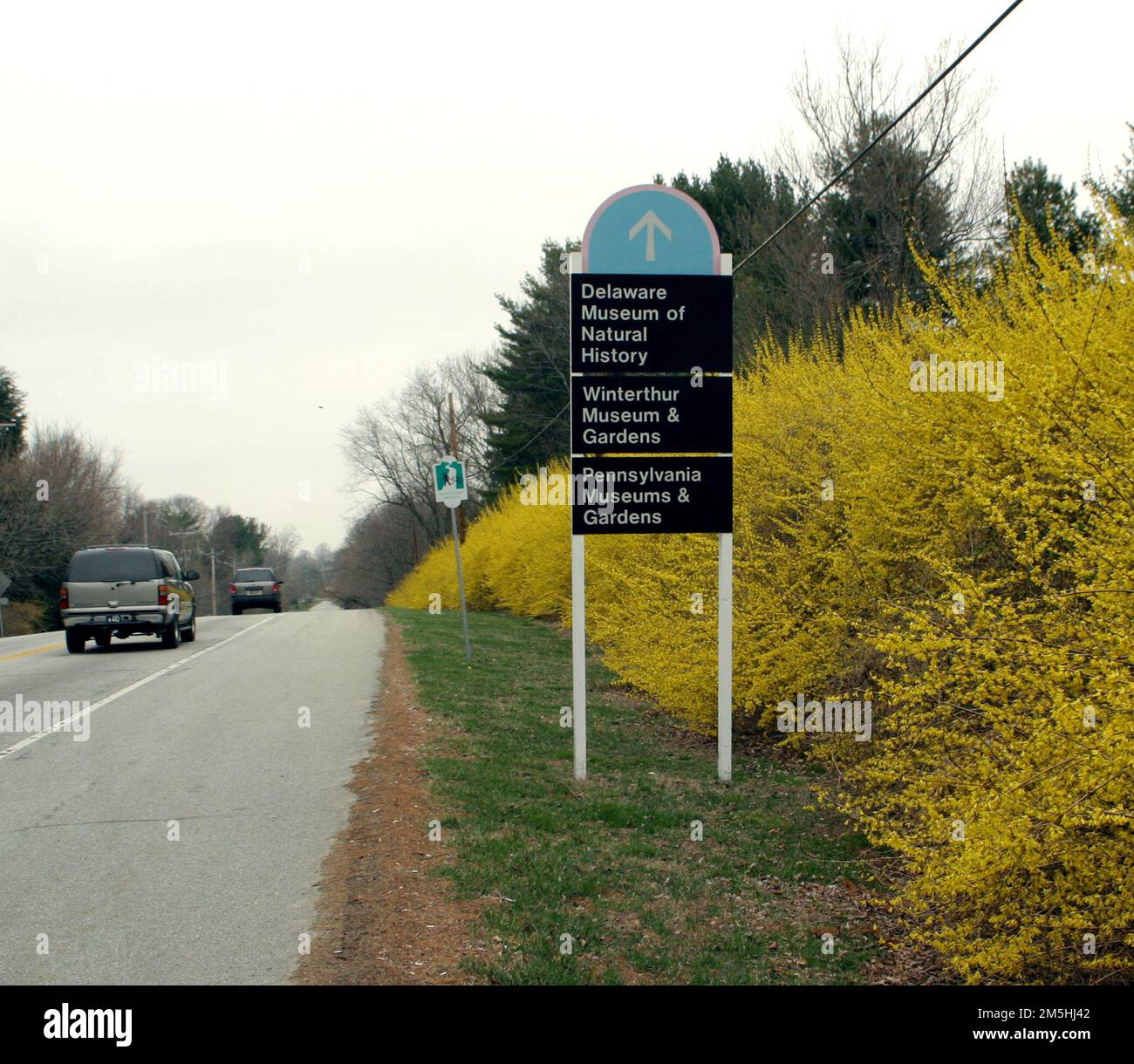 . Dies ist eines der 50 Wegweiser, die Reisende zu verschiedenen Attraktionen im Brandywine Valley entlang des Byway führen. Die Schilder beginnen in Wilmington und erstrecken sich bis zu den Byway-Attraktionen in Pennsylvania. Lage: Greenville, Delaware Stockfoto