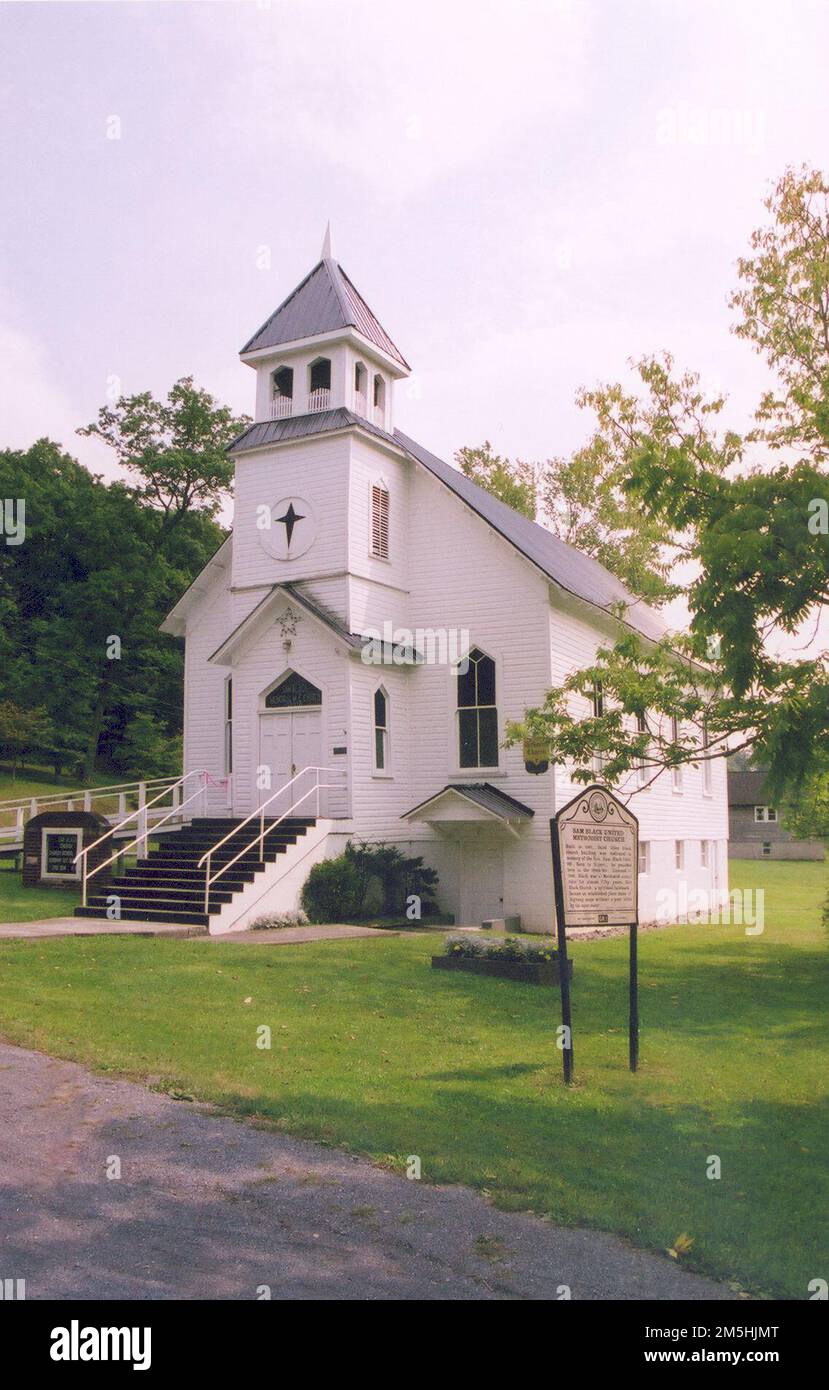Midland Trail - Sam Black Chuch. Am Straßenrand des Midland Trail befindet sich eine Kirche, die den Namen eines Pfarrers trägt, der die Hügel von West Virginia bereiste. Standort: West Virginia Stockfoto