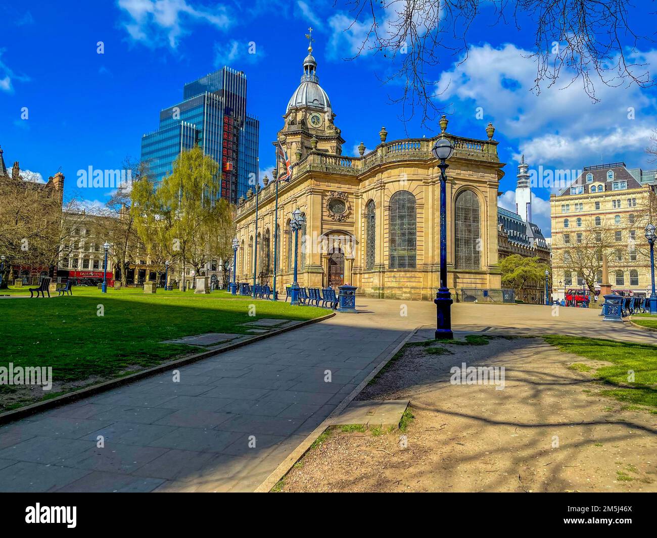 Der Blick auf St. Philip's Cathedral in Birmingham, England, Großbritannien. Stockfoto