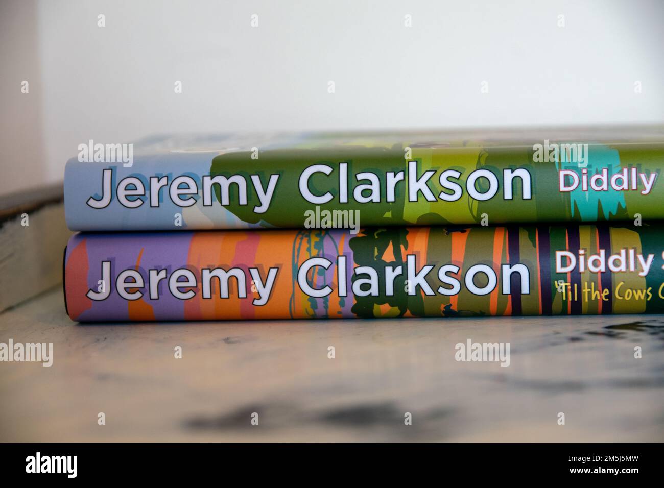 Durham, Großbritannien - 29. Dezember 2022: Jeremy Clarksons Buch Diddly Squat, ein neben ihm geschriebener Bestseller, ist eine berühmte Show auf Amazon Prime über seine Farm. Stockfoto