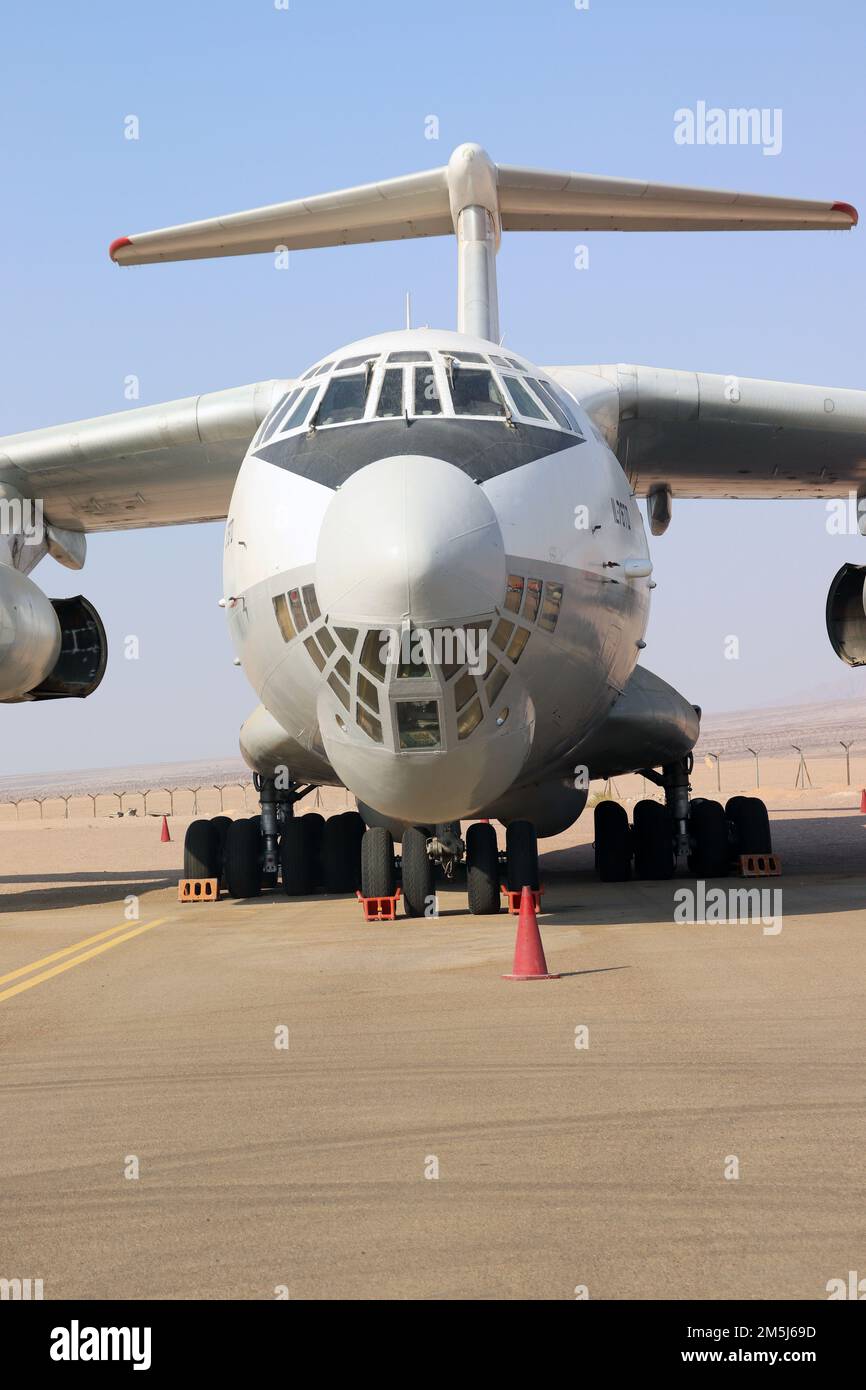 Aqaba, Jordanien - 2022 : Ilyushin Il-76 Flugzeug der jordanischen Armee Stockfoto