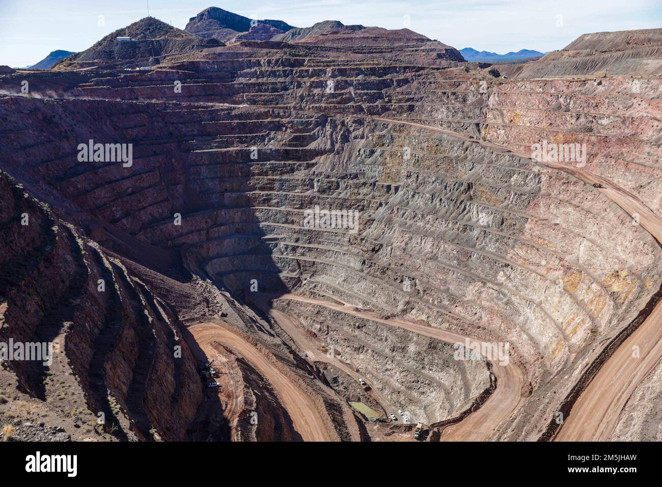 Goldgrube, Bergbau, Industrie, Erdumwandlung, Antenne, Ausgrabung, Erde, Schichten der Erde, mina de cobre, Kupfermine Tajo de mina de Oro, Stockfoto