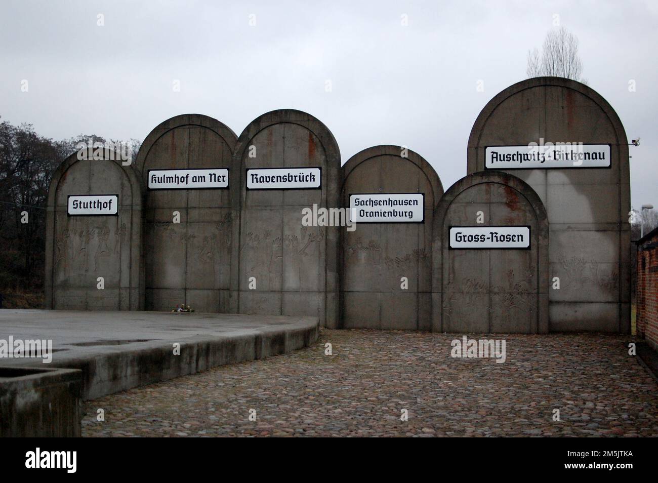 Der Bahnhof Radogoszcz[1][2] (deutsch: Bahnhof Radegast)[3] ist ein historischer Bahnhof in Łódź, Polen. Stockfoto