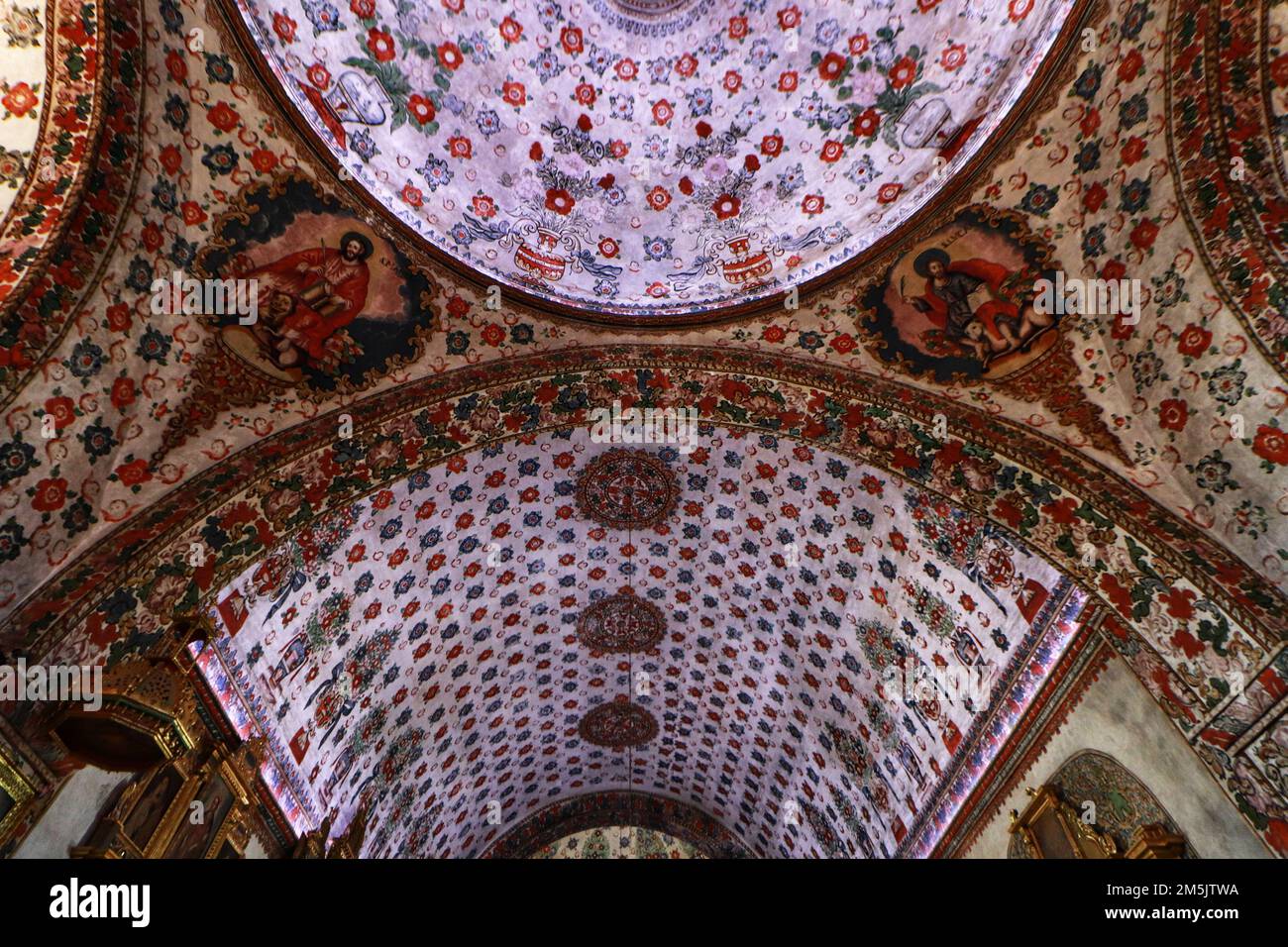 Details der barocken Kunst im Inneren der Kirche San Jeronimo Tlacochahuaya in der Gemeinde San Jerónimo Tlacochahuaya, 21 km von der Hauptstadt des Bundesstaates Oaxaca entfernt. (Foto: Eyepix/Sipa USA) Guthaben: SIPA USA/Alamy Live News Stockfoto