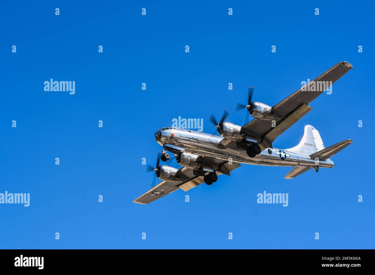 Militärflugzeug (Boeing B-29 Superfortress) auf der MCAS Miramar Air Show 2022 Stockfoto