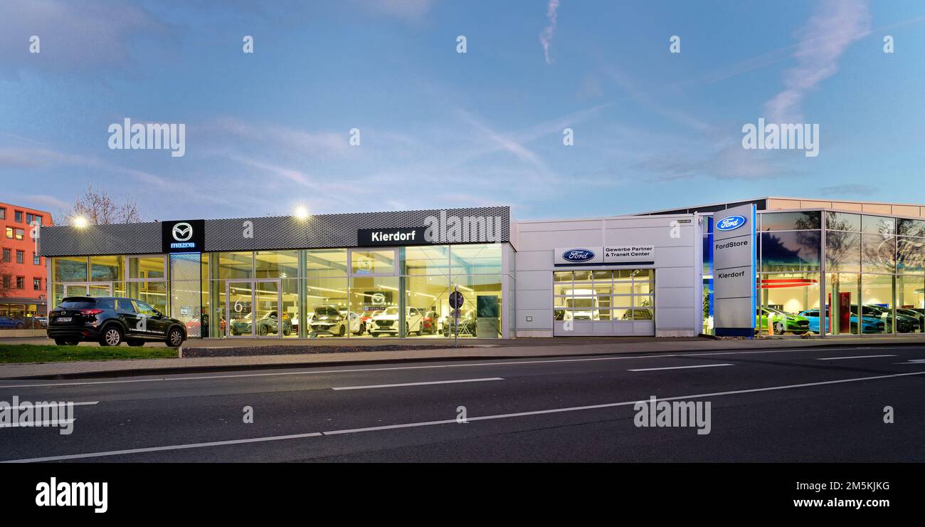 Köln, Deutschland, Dezember 29 2022: Kierdorf Autohaus in köln ehrenfeld Stockfoto