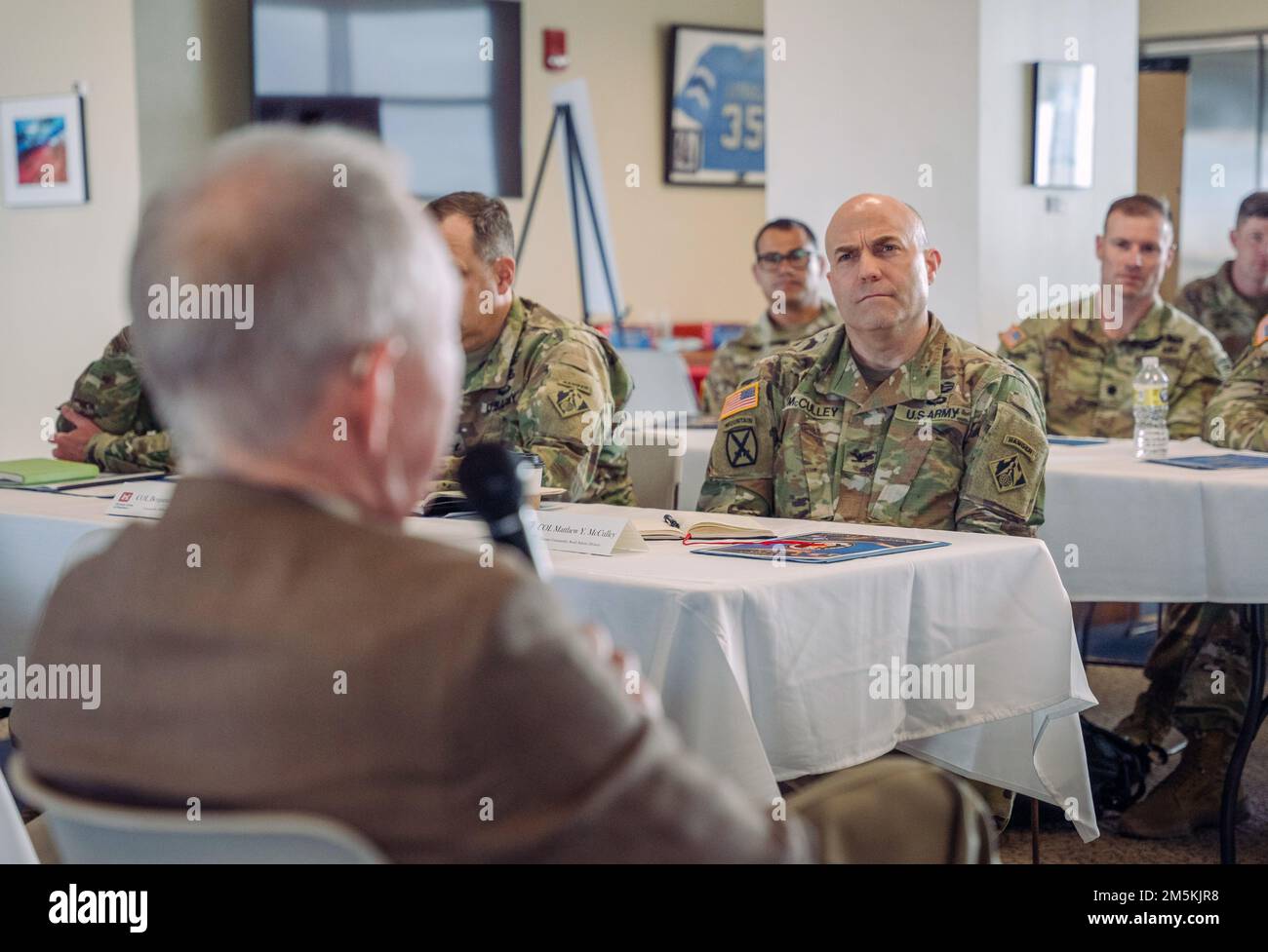 USA James Livingston, ein Gewinner der Ehrenmedaille, war ein Hauptredner während der USA Army Corps of Engineers, South Atlantic Division, kürzlich Programm zur Entwicklung militärischer Führungsqualitäten. Der Charleston District war Gastgeber der Veranstaltung. Stockfoto