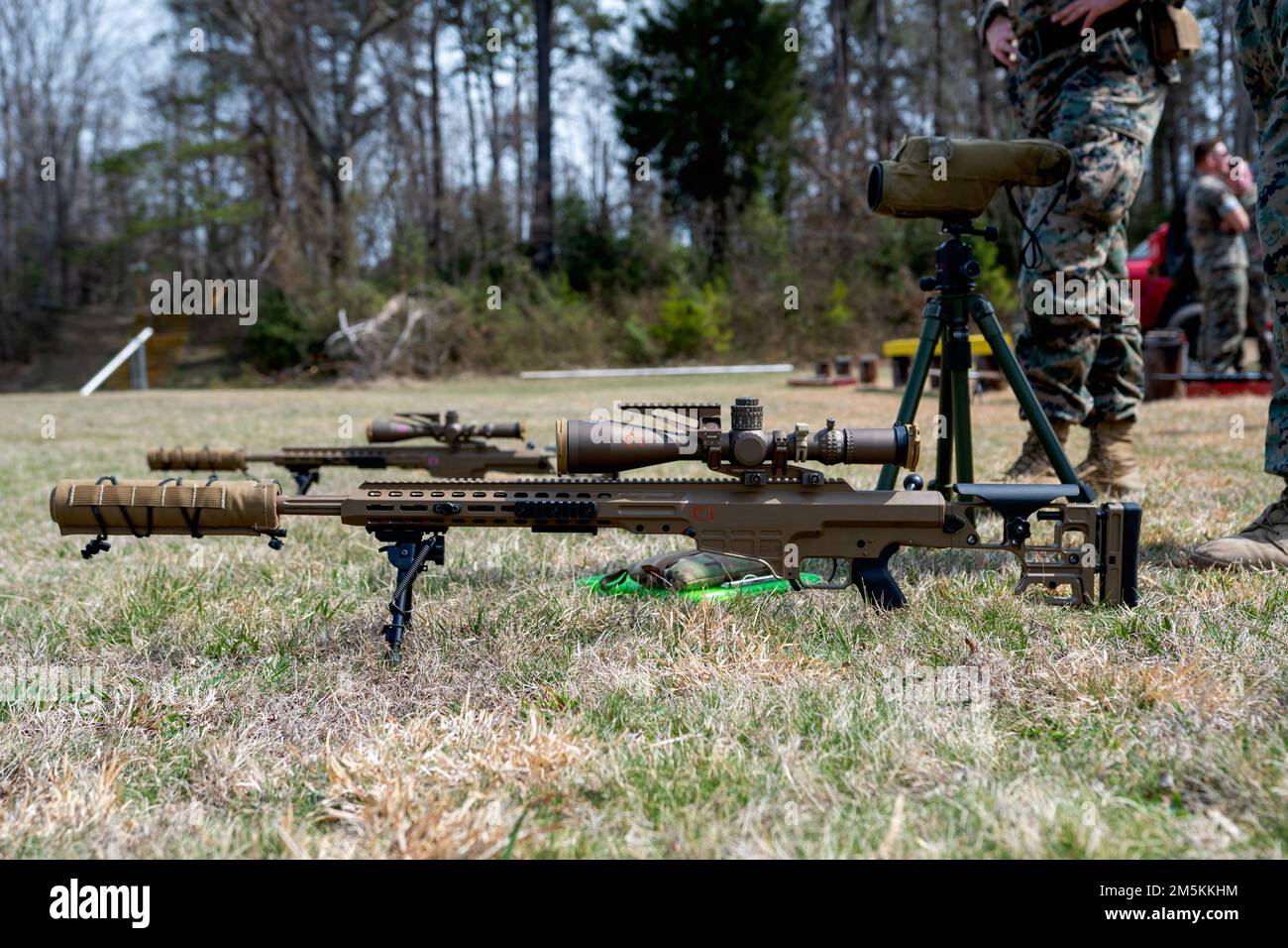 Das Mk22 Mod 0 Advanced Sniper Rifle, das im Geschäftsjahr 2023 eingeführt werden soll, enthält die kaliberunabhängige 7 x 35 Power Precision Day Optik und wird aus einem abnehmbaren Magazin mit 10 Runden gespeist. Es wird alle alten M40A6- und Mk13 Mod 7-Gewehre ersetzen. (USA Marinekorps Foto) Stockfoto