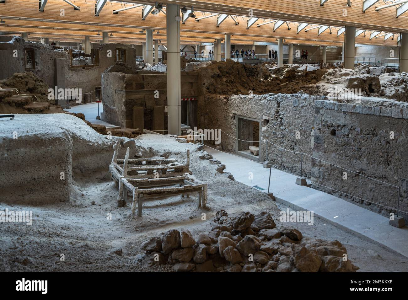 Die prähistorische Stätte Akrotiri in Santorin, eine alte minoische Stadt, die durch einen Vulkanausbruch zerstört wurde Stockfoto