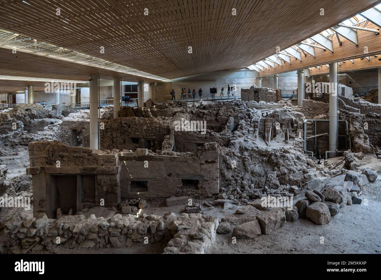 Die prähistorische Stätte Akrotiri in Santorin, eine alte minoische Stadt, die durch einen Vulkanausbruch zerstört wurde Stockfoto
