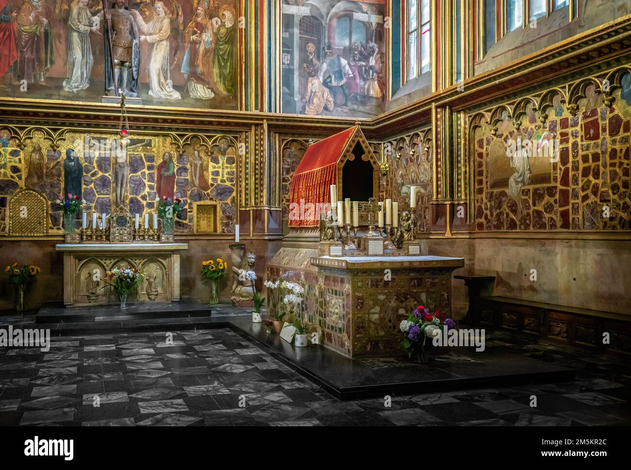 St. Wenzelkapelle in St. Veitsdom im Inneren der Prager Burg - Prag, Tschechische Republik Stockfoto