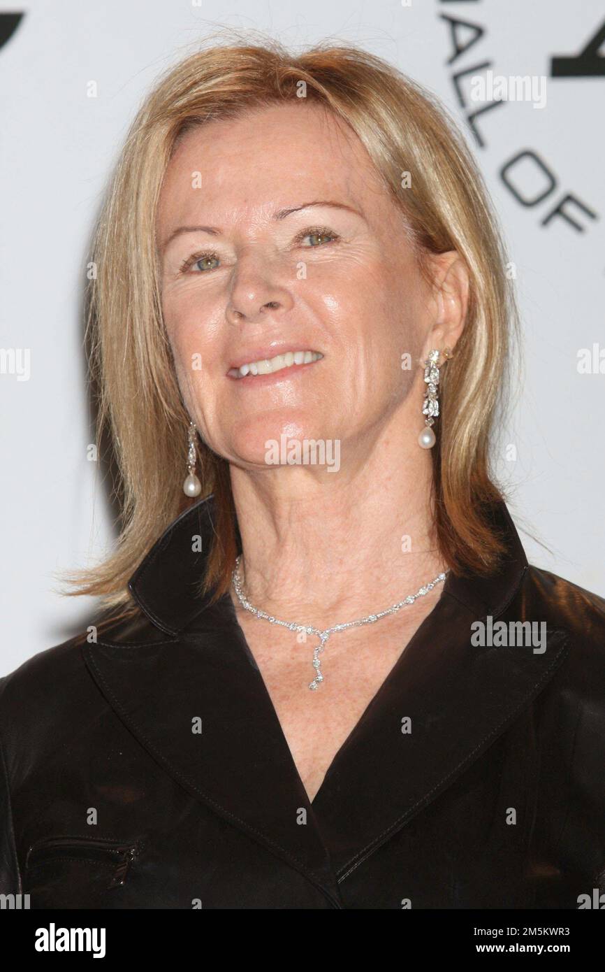 Anni-Frid „Frida“ Lyngstad von ABBA nimmt am 15. März 2010 an der 25. Jährlichen Rock and Roll Hall of Fame Einführungszeremonie im Waldorf-Astoria in New York Teil. Foto: Henry McGee/MediaPunch Stockfoto