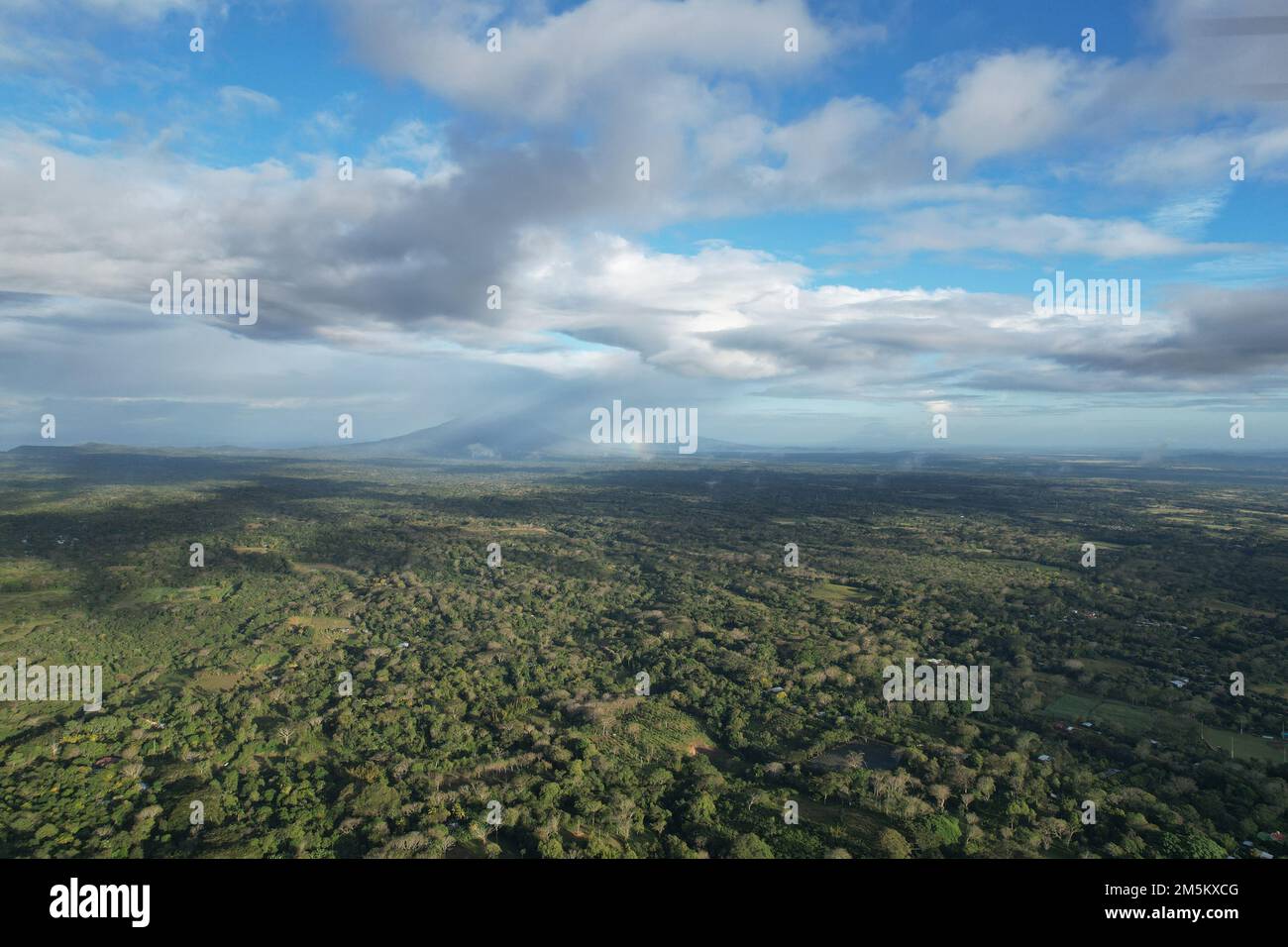 Das Motto eines Reiseziels in Nicaragua. Panorama der grünen Naturlandschaft Stockfoto