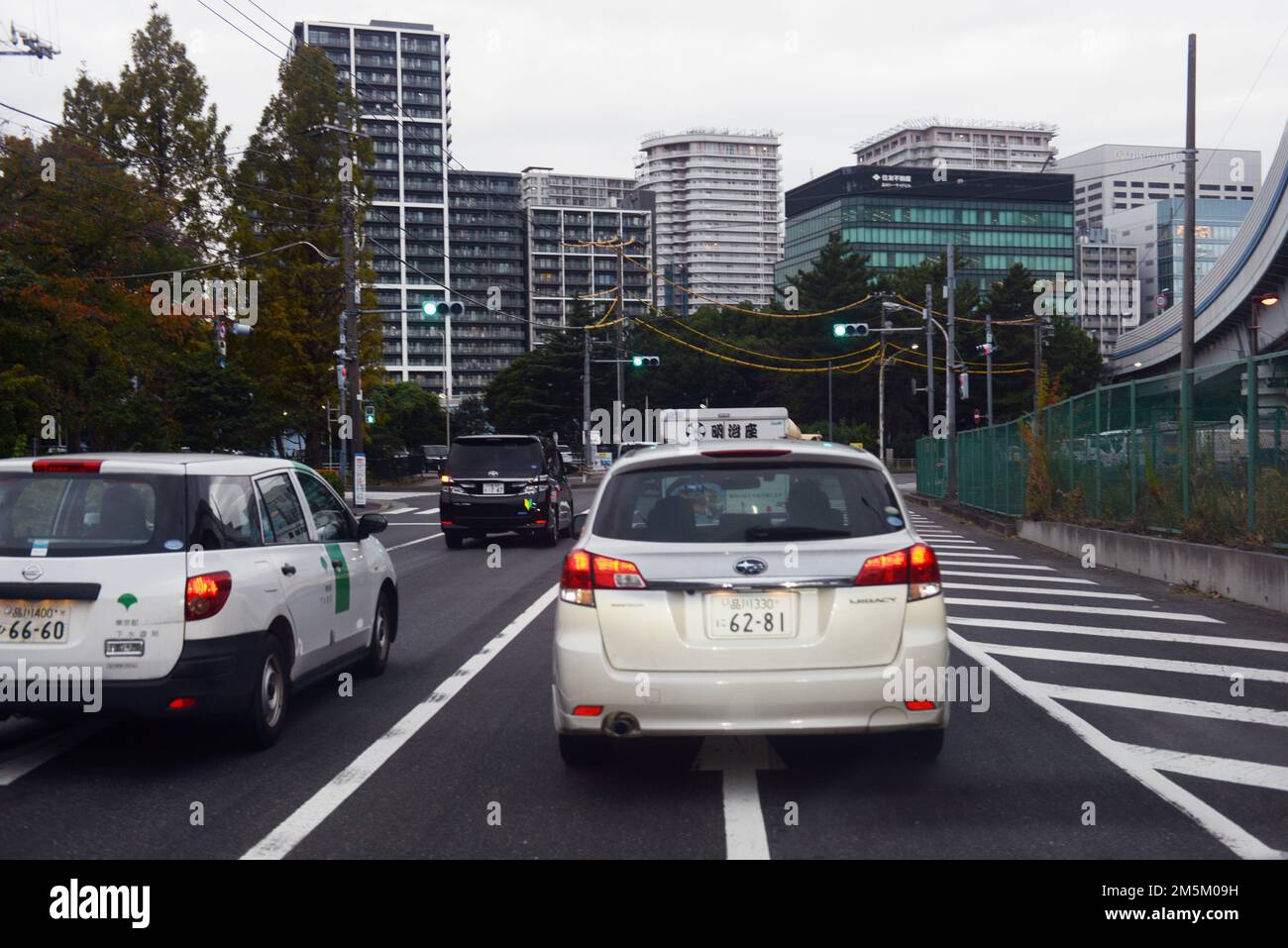 Autofahrt in Tokio, Japan. Stockfoto