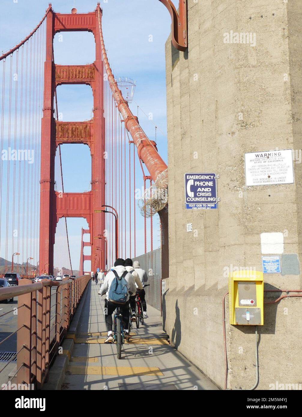 San Francisco, USA. 14. Dezember 2022. Auf der Golden Gate Bridge ist