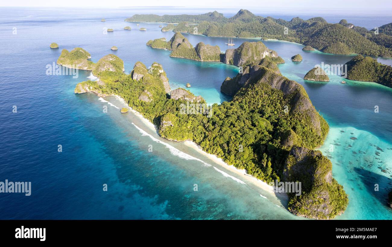 Luftaufnahme der Wayag Islands, Raja Ampat Indonesia. Stockfoto