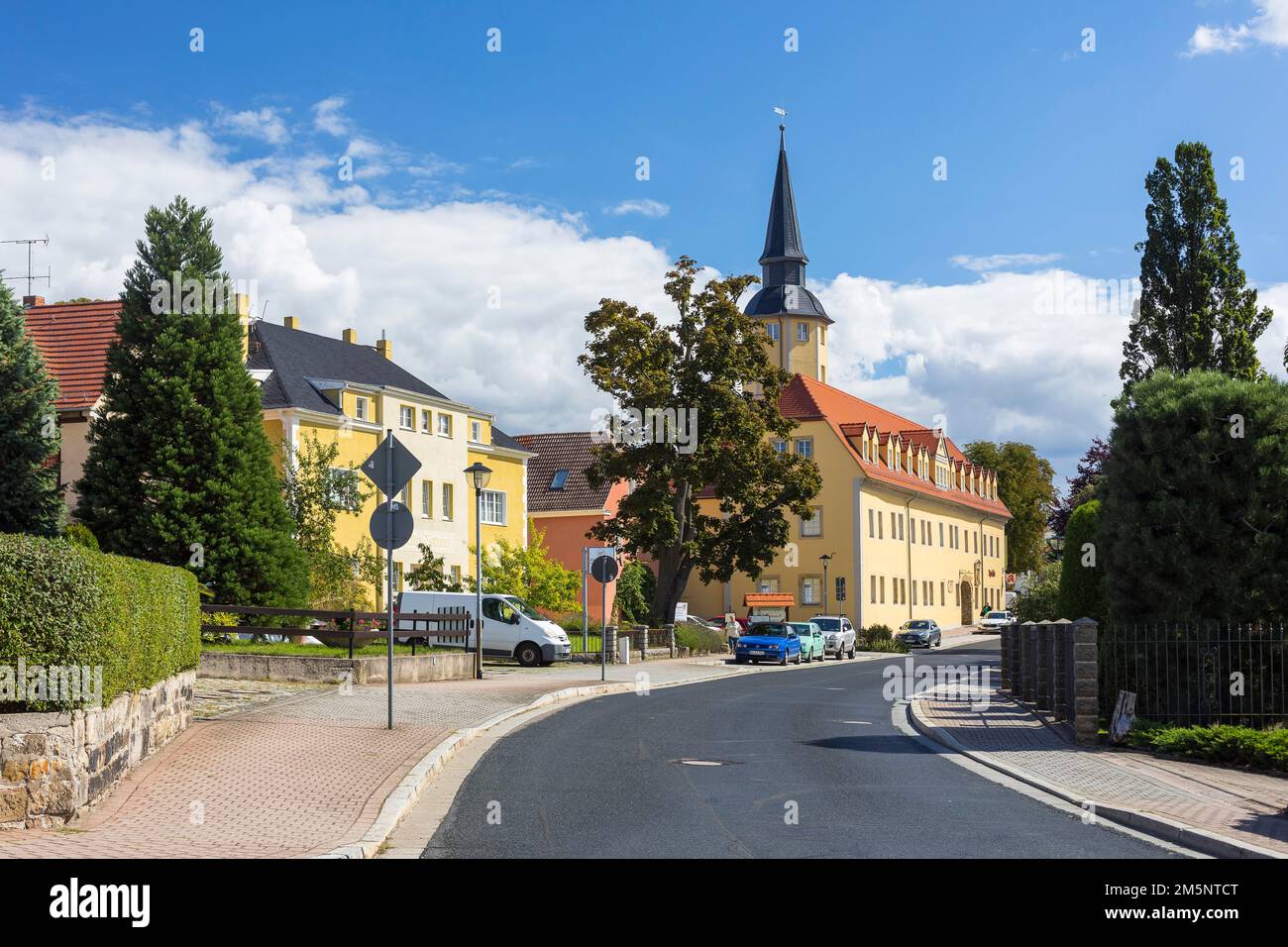 Dorfplatz mit Herrenhaus, Pesterwitz, Freital, Sachsen, Deutschland Stockfoto