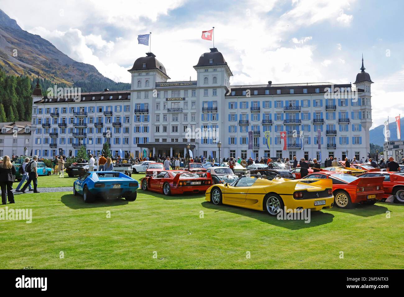 Präsentation der exklusiven Automobile im Park des Grand Hotel des Bains Kempinski während der International Automobile Weeks, St. Moritz Stockfoto