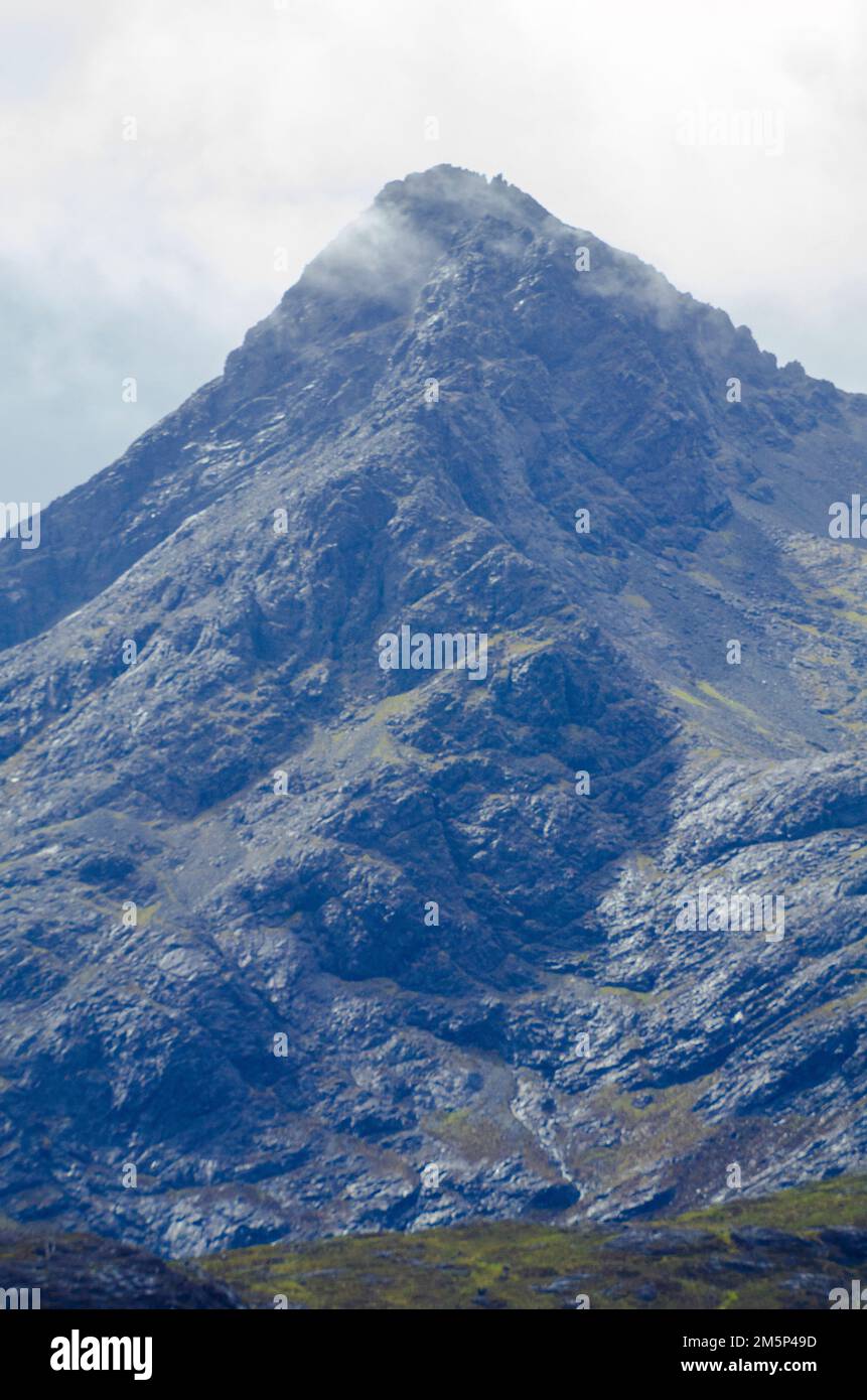 Der Gipfel von Sgurr nan Gillean (965m, Zentrum) in Cuillen ( Cullin ) auf der Isle of Skye, Schottland, Großbritannien Stockfoto
