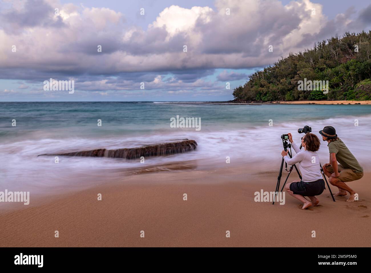 RUTH ORATZ MD & MIKE WARDYNSKI MOLOAA BEACH KAPAA KAUAI HAWAII USA Stockfoto