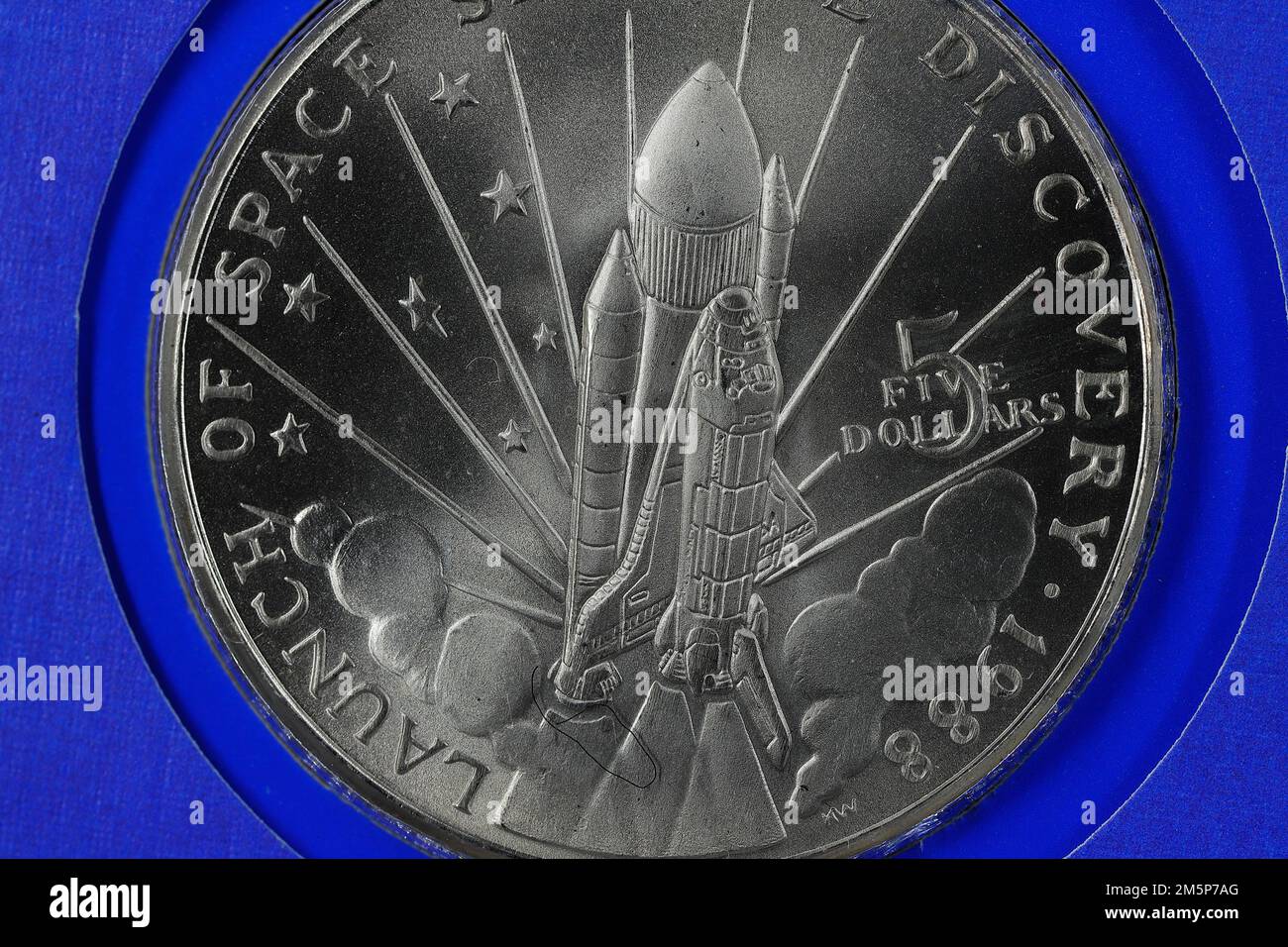 Nahaufnahme einer Space Shuttle Coin zur Erinnerung an den Start der Space Shuttle Discovery am 29. September 1988 vom Kennedy Space Centre Stockfoto