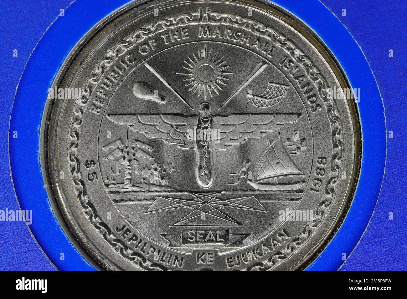 Nahaufnahme einer Space Shuttle Coin zur Erinnerung an den Start der Space Shuttle Discovery am 29. September 1988 vom Kennedy Space Centre Stockfoto