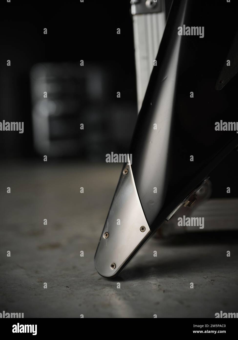 K.K. Dowinnings Signature-Gitarre, fotografiert in KK's Steel Mill, Woverhampton. Stockfoto