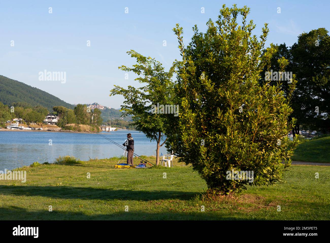 Fischer auf der Magra, Sarzana, Provinz La Spezia, Ligurien, Italien Stockfoto