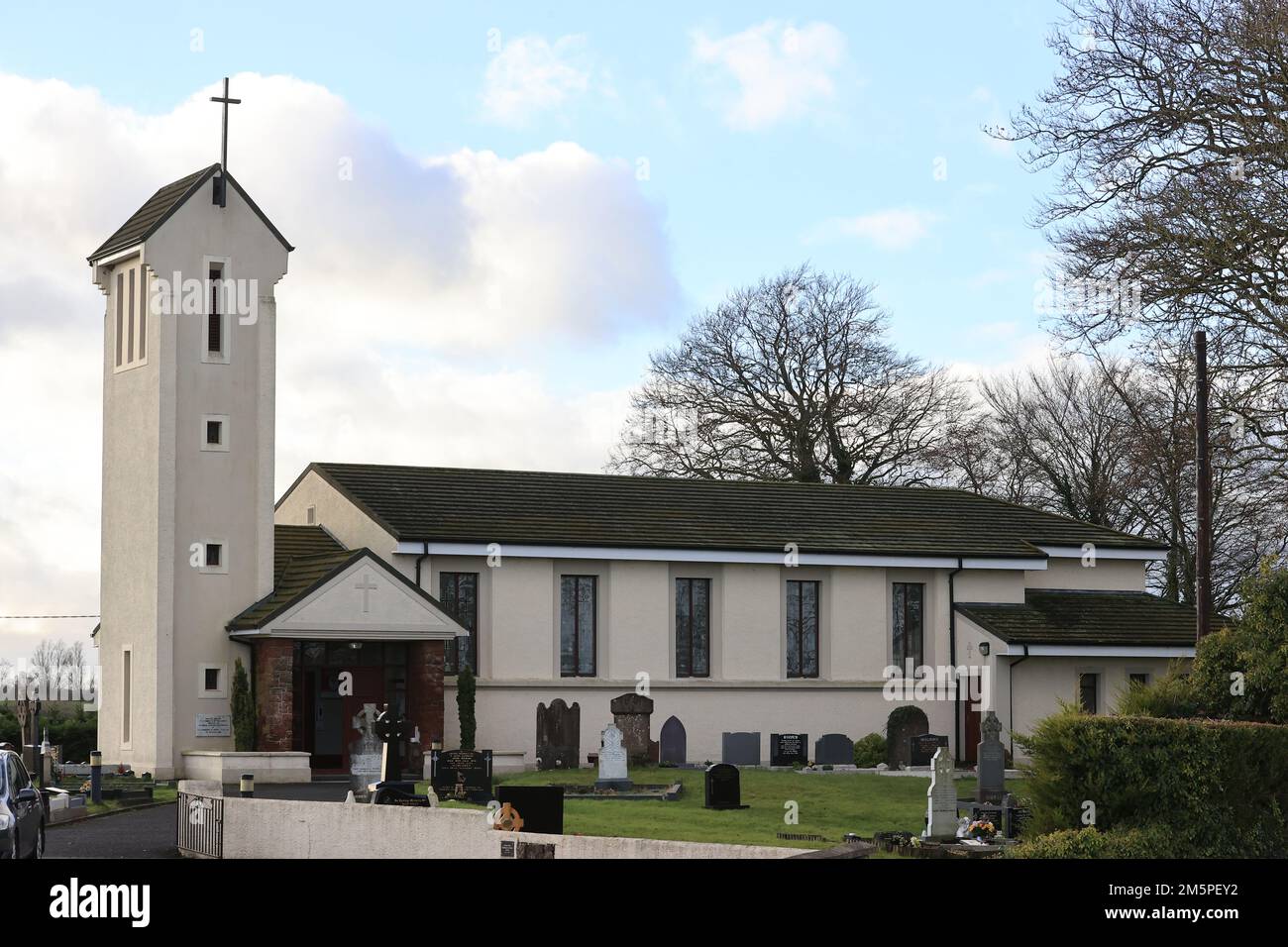 St. Joseph und St. Malachy's Church, Drummullan während der Beerdigung von Patrick Rogers. Foto: Freitag, 30. Dezember 2022. Stockfoto