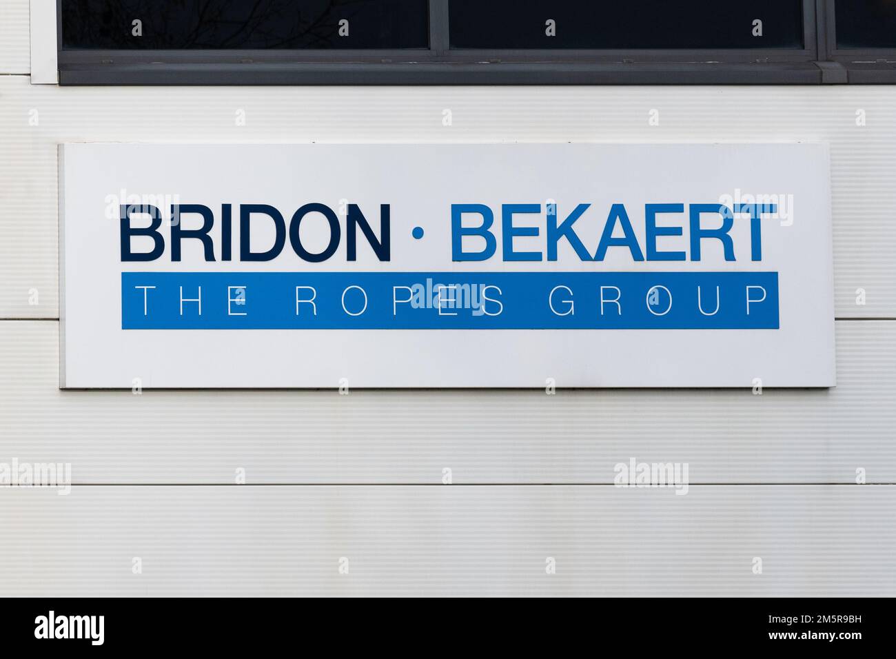 Bridon Bekaert The Ropes Group Schild und Logo in Icon Building, Firstpoint, Doncaster, South Yorkshire, England, UK Stockfoto