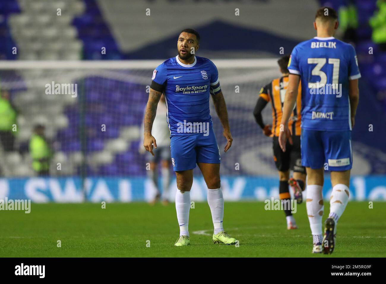 Troy Deeney #8 aus Birmingham City schreit seine Teamkollegen während des Sky Bet Championship-Spiels Birmingham City vs Hull City in St Andrews, Birmingham, Großbritannien, 30. Dezember 2022 an (Foto von Gareth Evans/News Images) Stockfoto