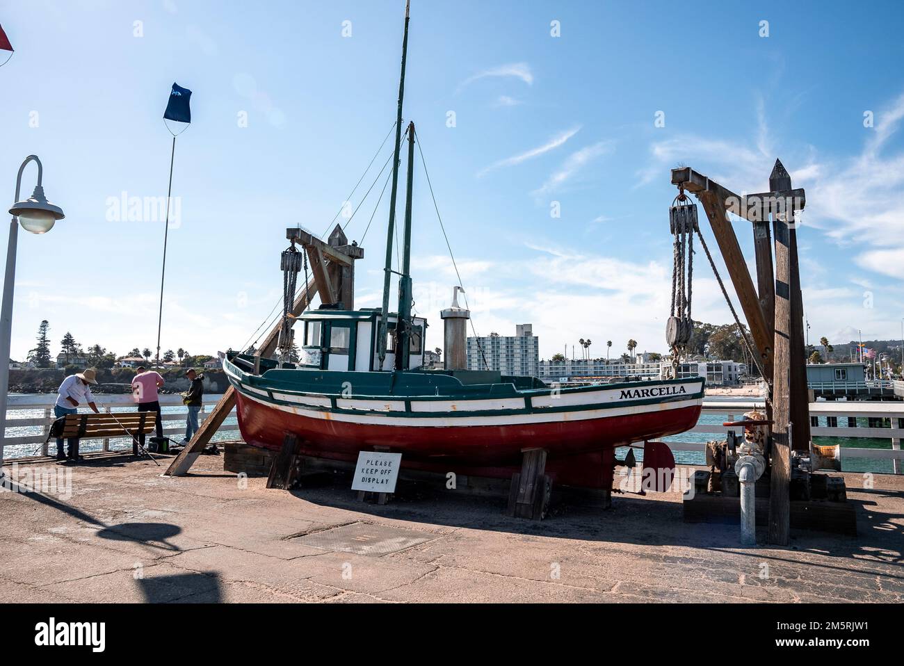 Marcella Fischerboot mit Schild am Santa Cruz Municipal Wharf Stockfoto