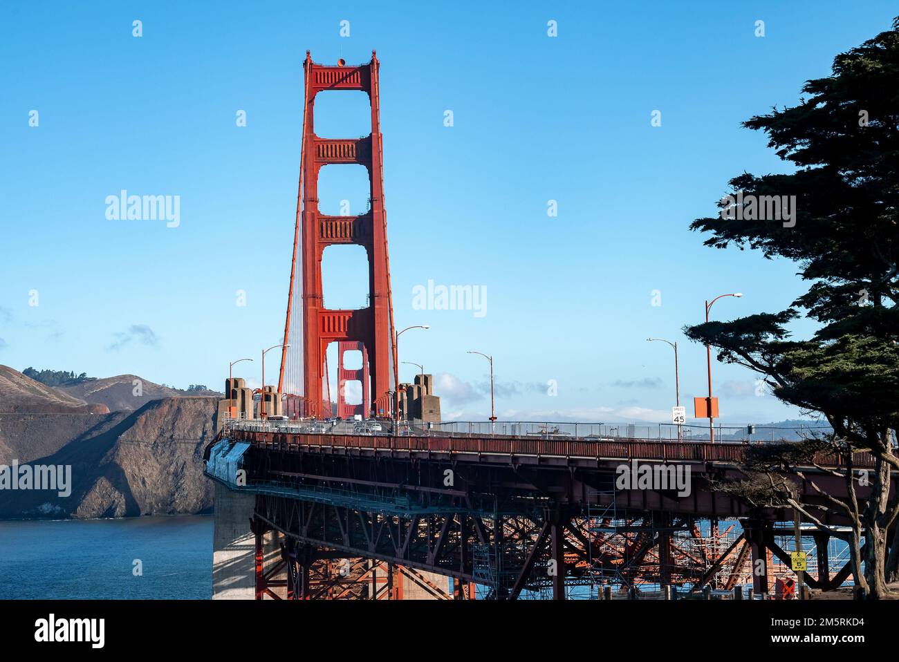 Blick auf die Golden Gate Suspension Bridge über der San Francisco Bay Stockfoto